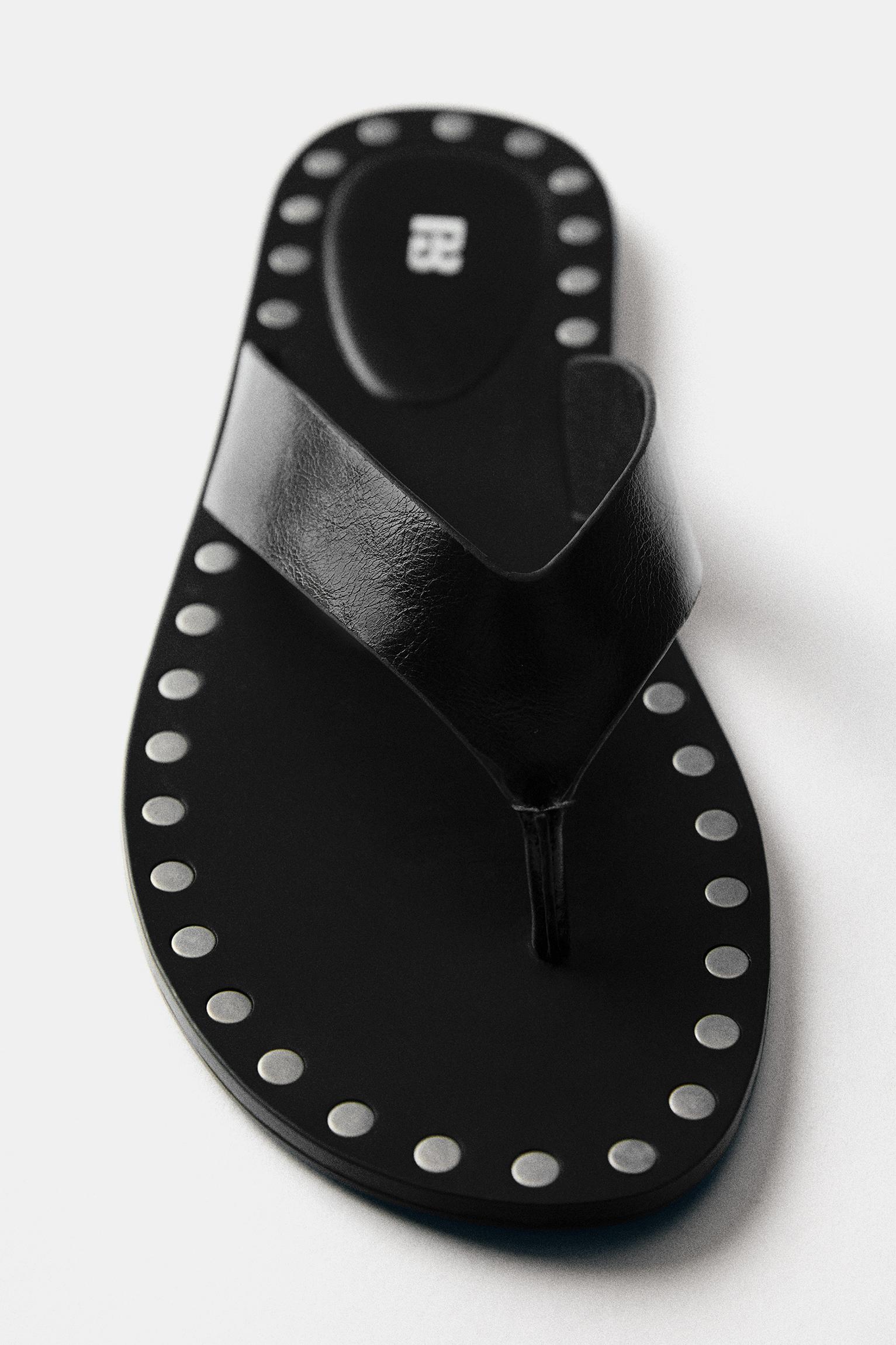 Flat studded sandals — Black