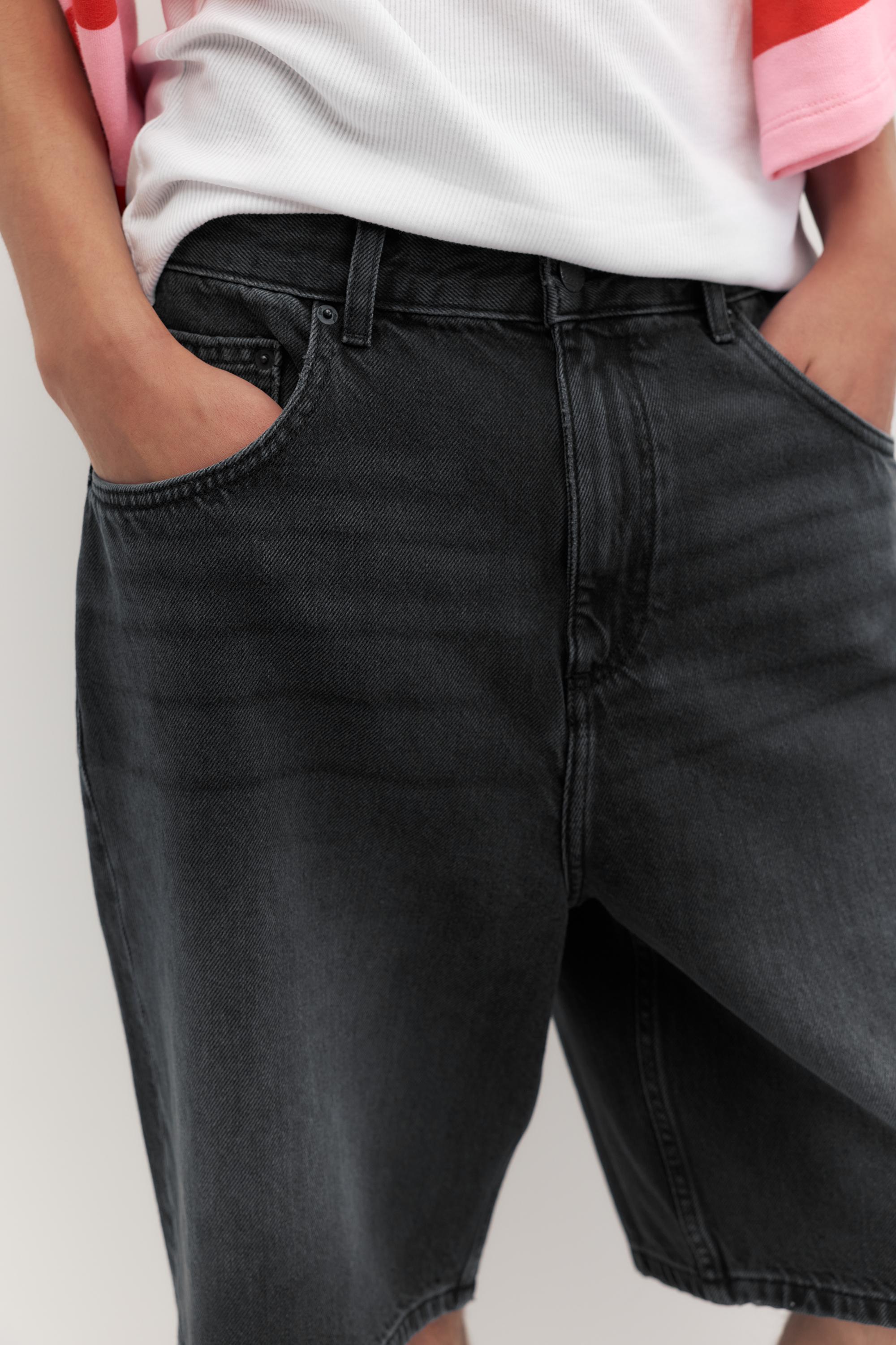 Baggy denim Bermuda shorts — Faded black