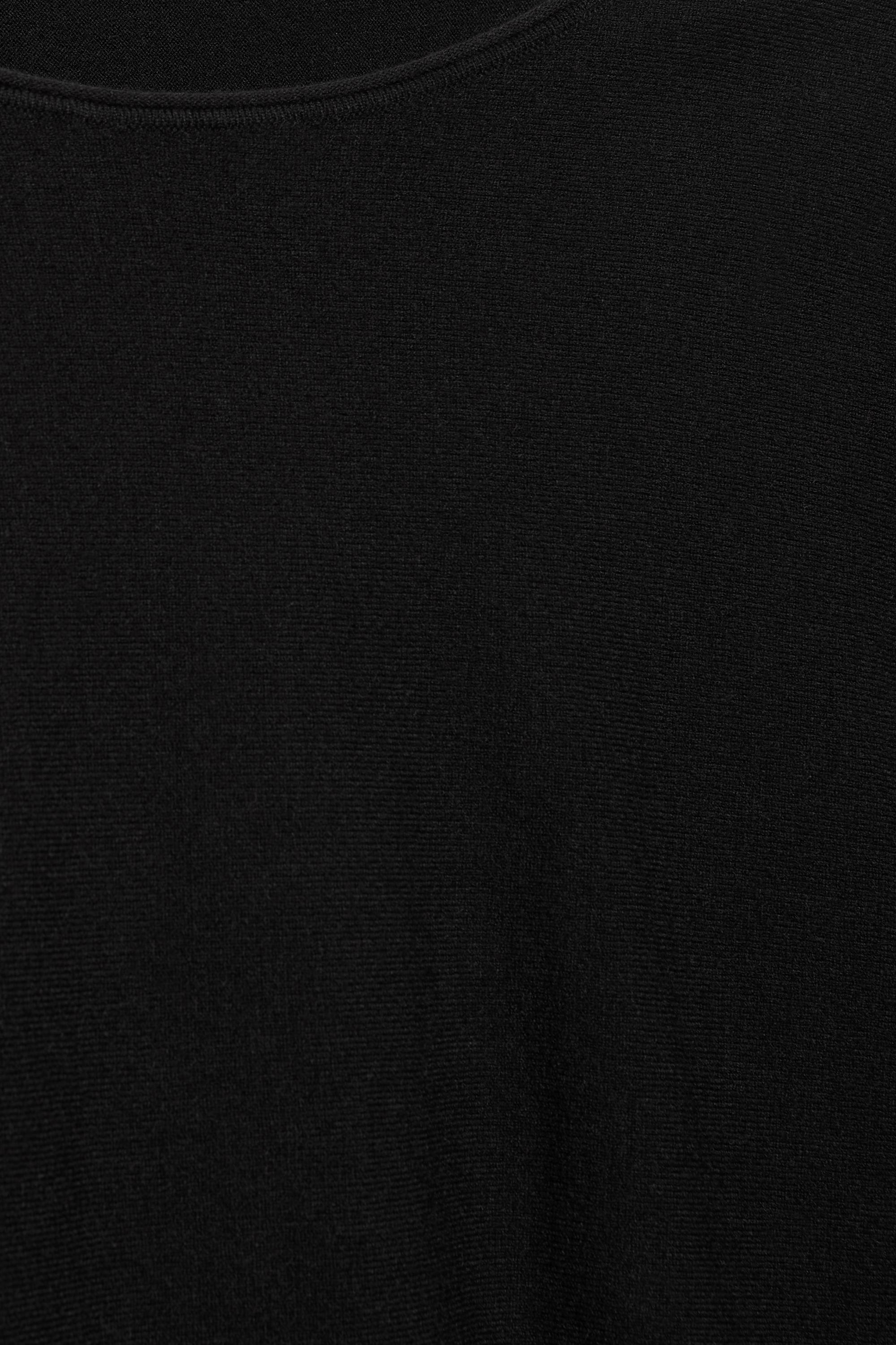 Asymmetric jumper — Black