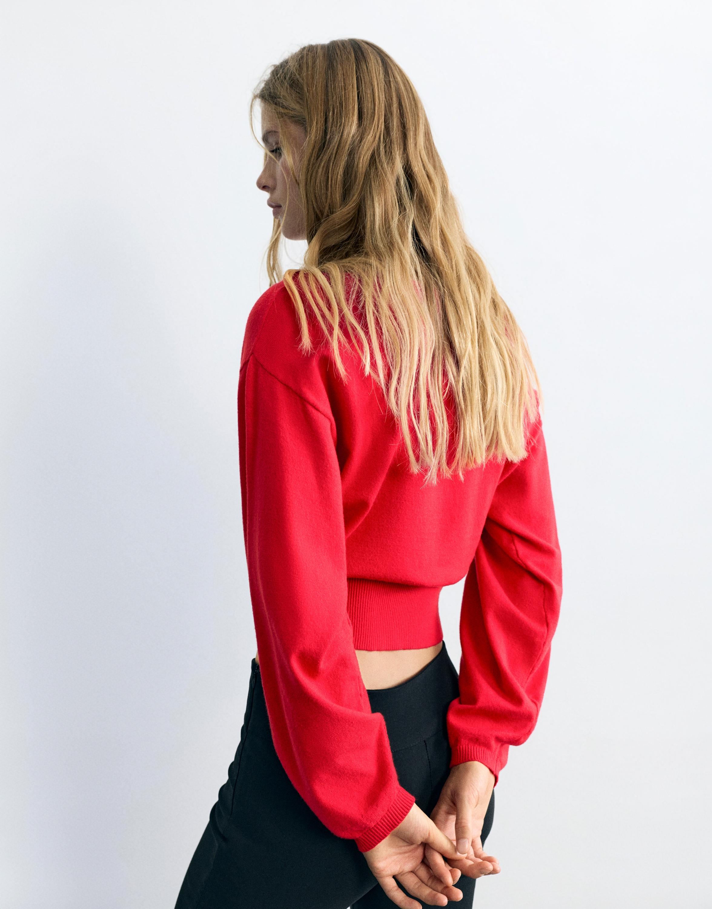 Asymmetric neck jumper — Red