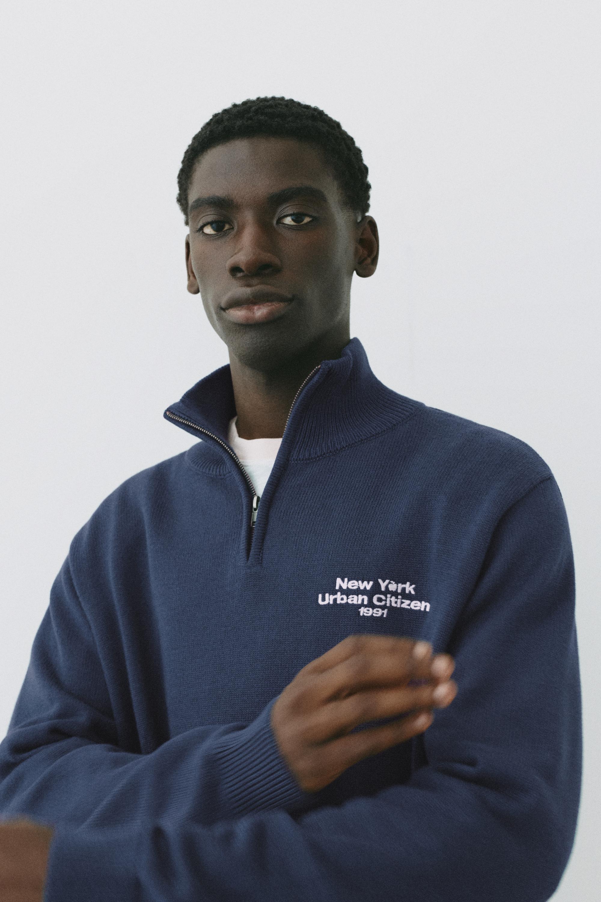 Embroidered quarter-zip sweatshirt — Indigo blue