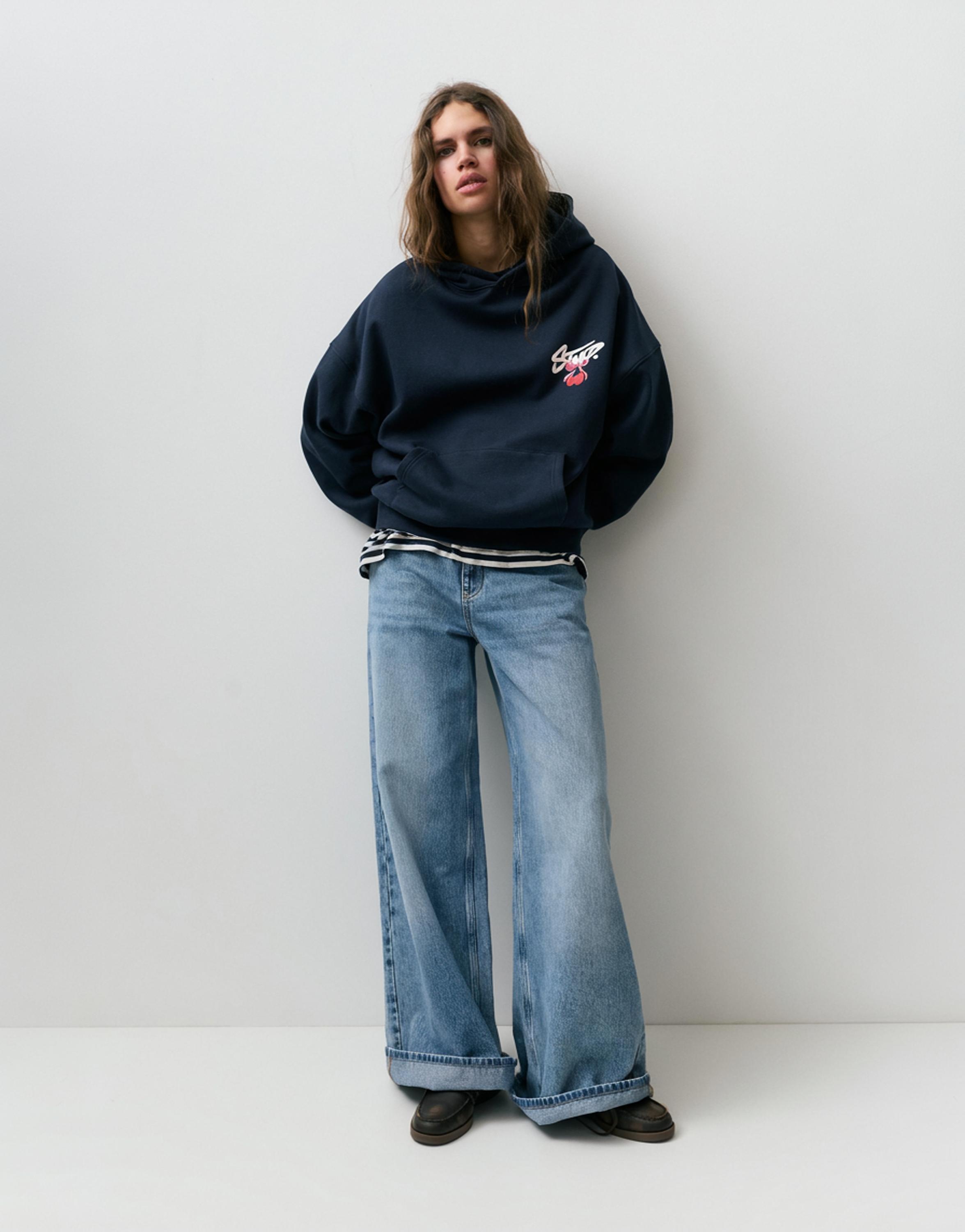 Kapüşonlu STWD kirazlı sweatshirt - Görsel 9