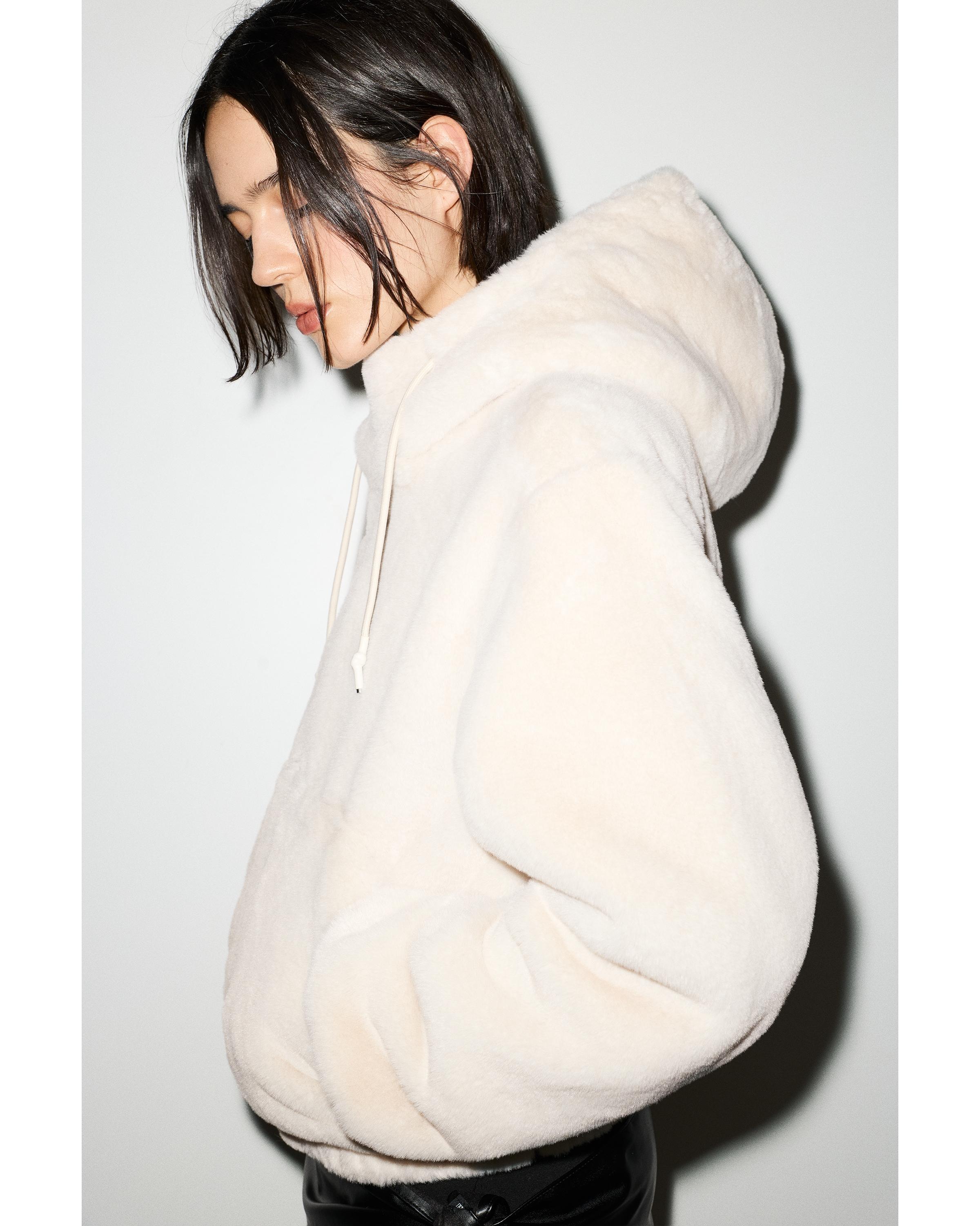 Kapüşonlu suni kürk ceket - Görsel 11