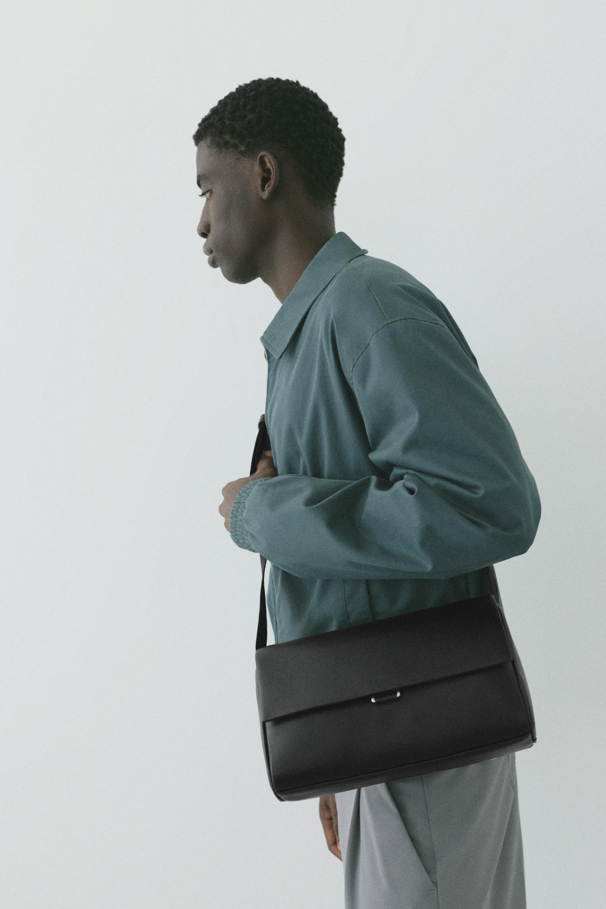 Flap crossbody bag — Black