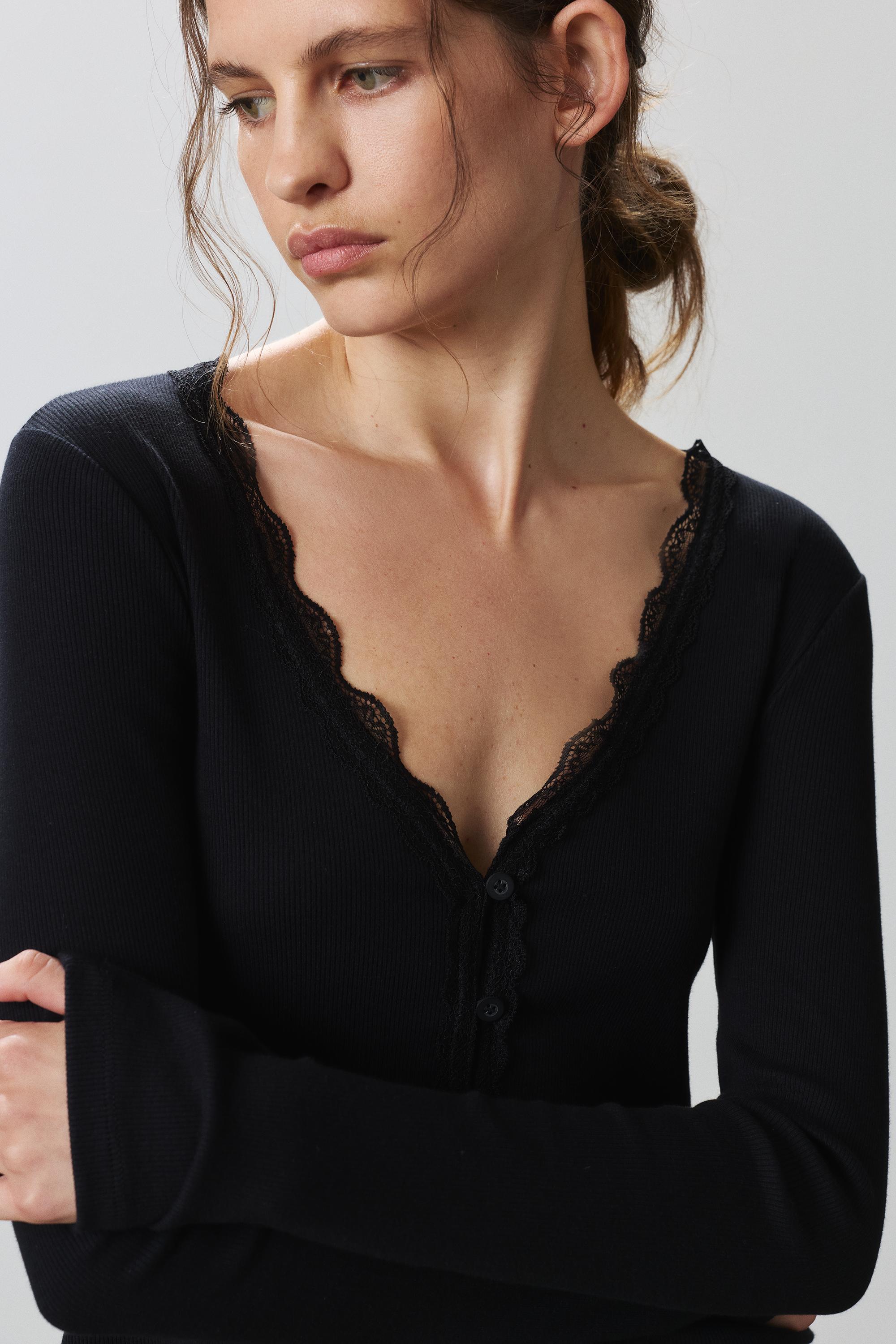 Buttoned lace T-shirt — Black