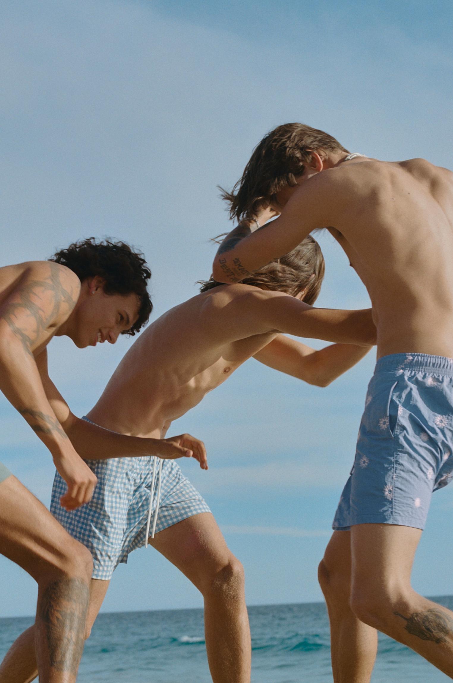 Embroidered board shorts — Pale indigo