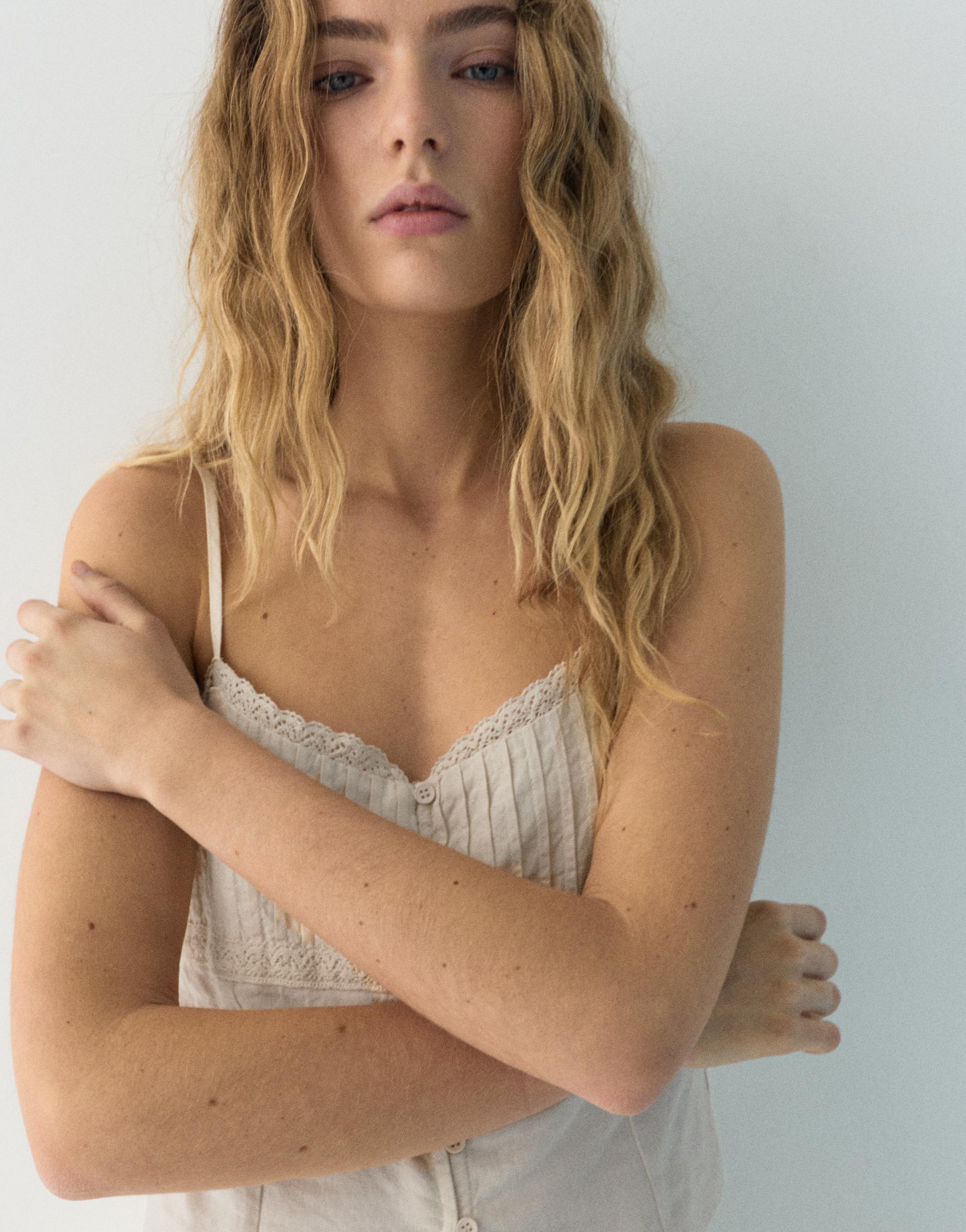 Kısa dantelli askılı top - Görsel 14