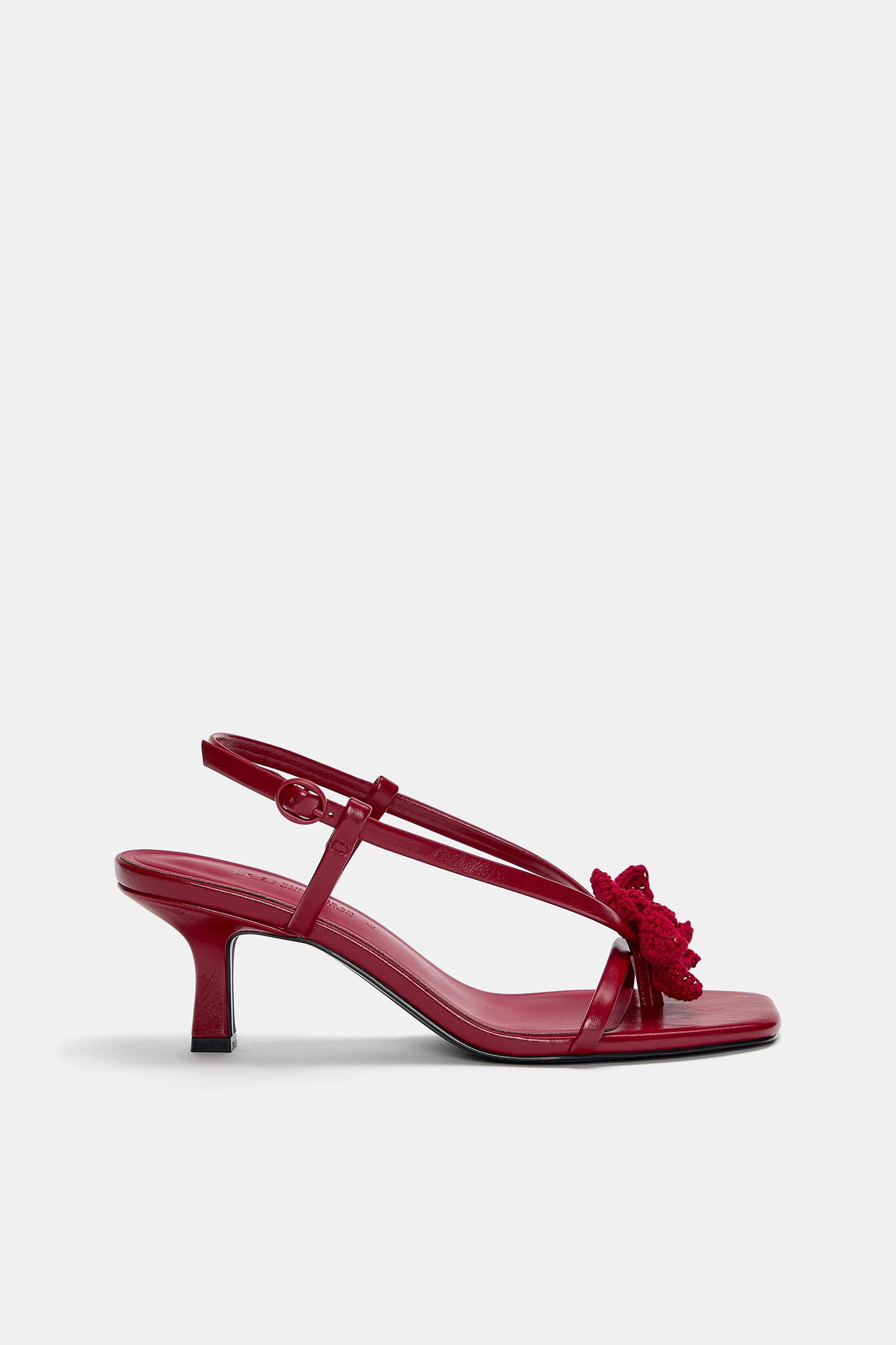 Absatzsandalen Mit Blume Aus Häkelspitze