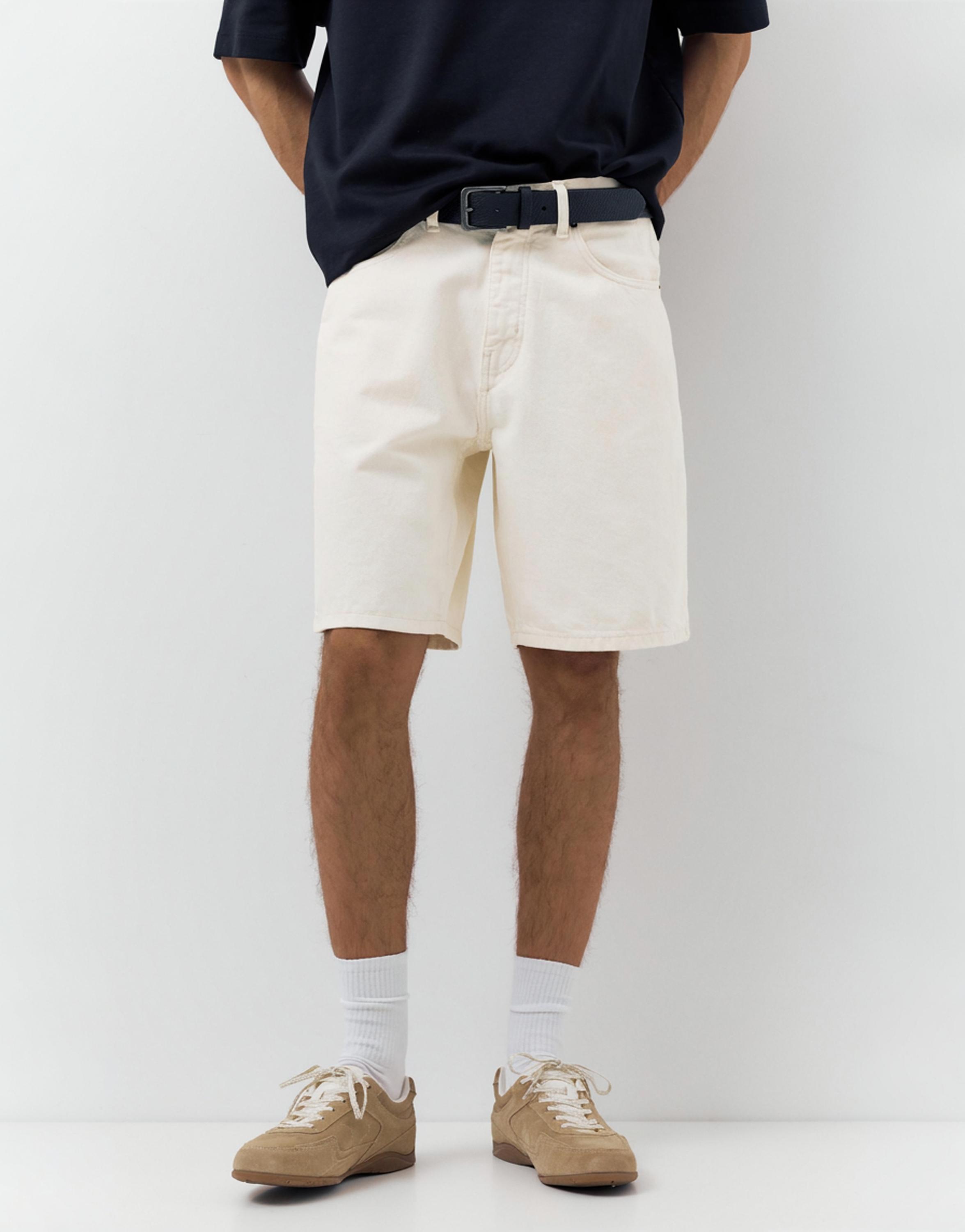 Standart kesim distressed denim bermuda - Görsel 8