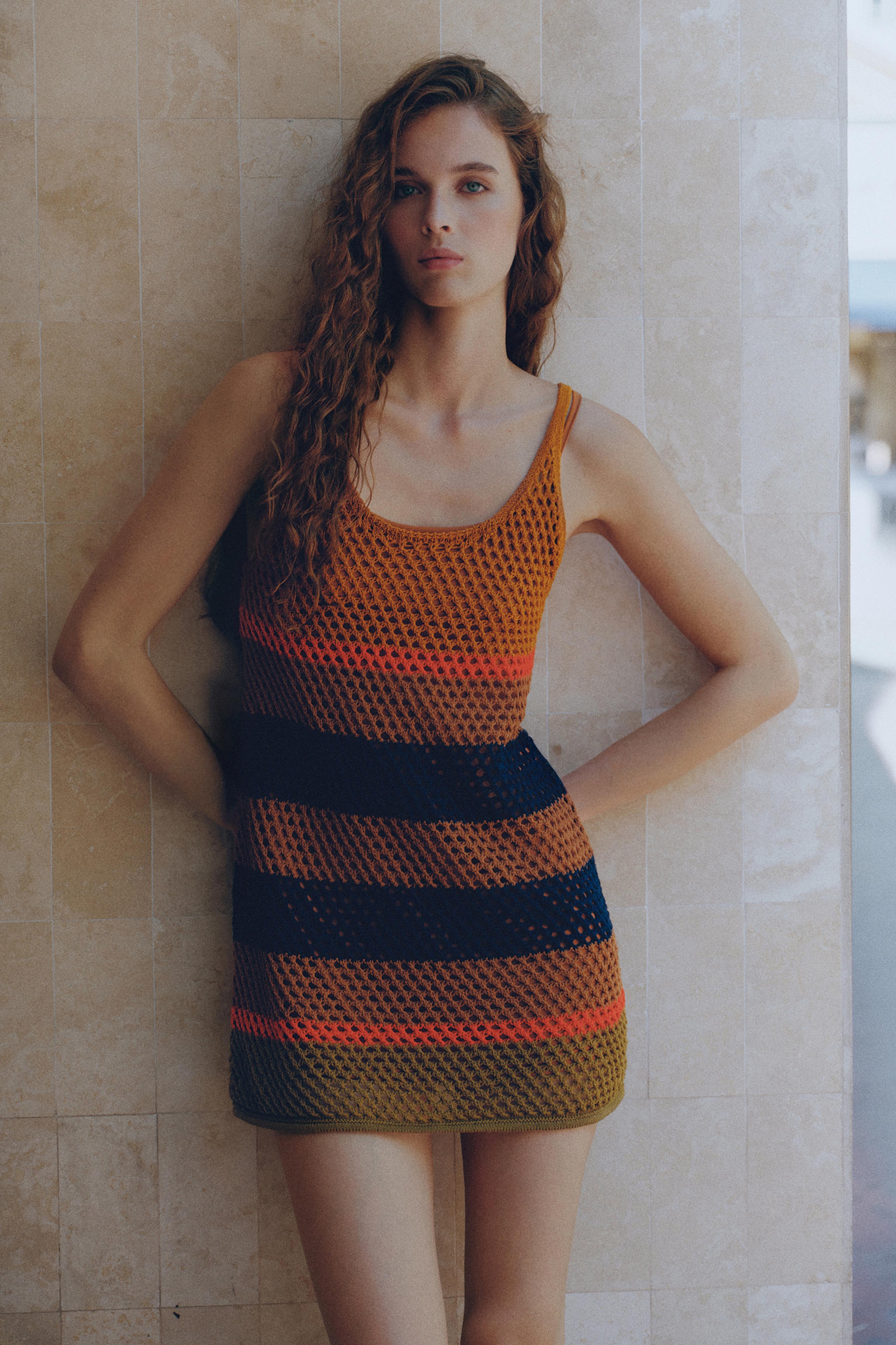 Short striped crochet dress — Brown