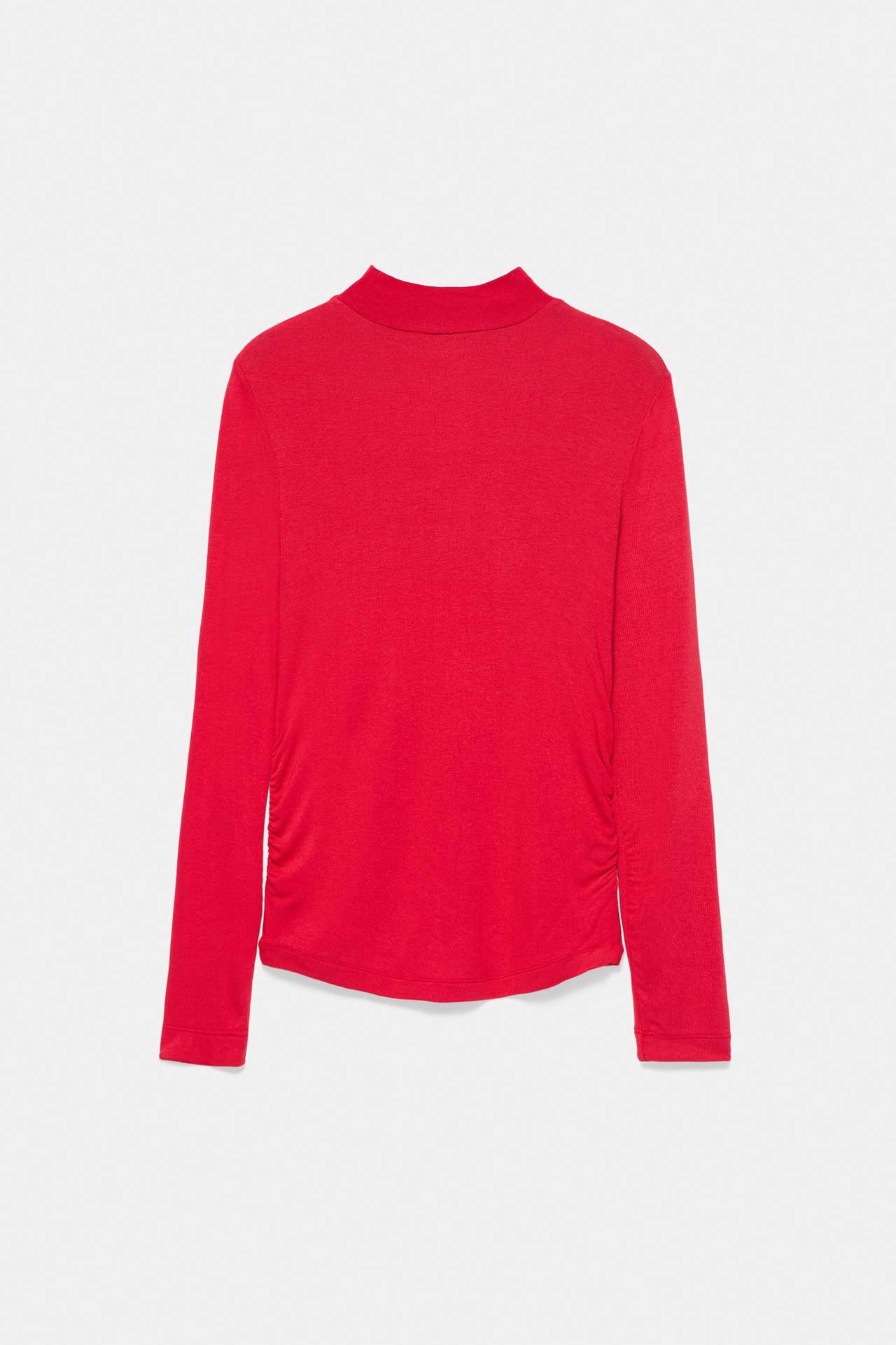 Red top with gathered sides — 0-964
