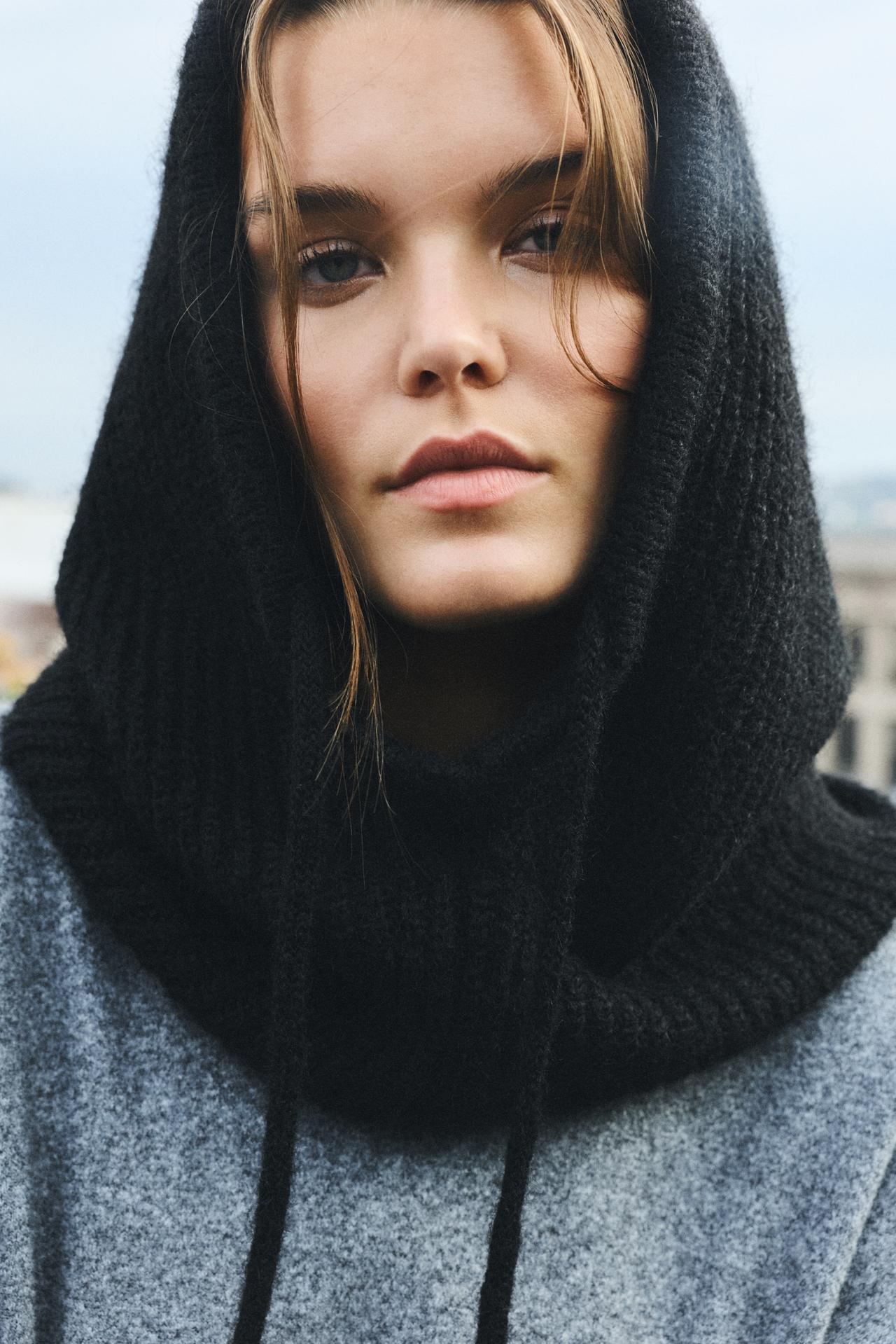 Ribbed knit balaclava — Black
