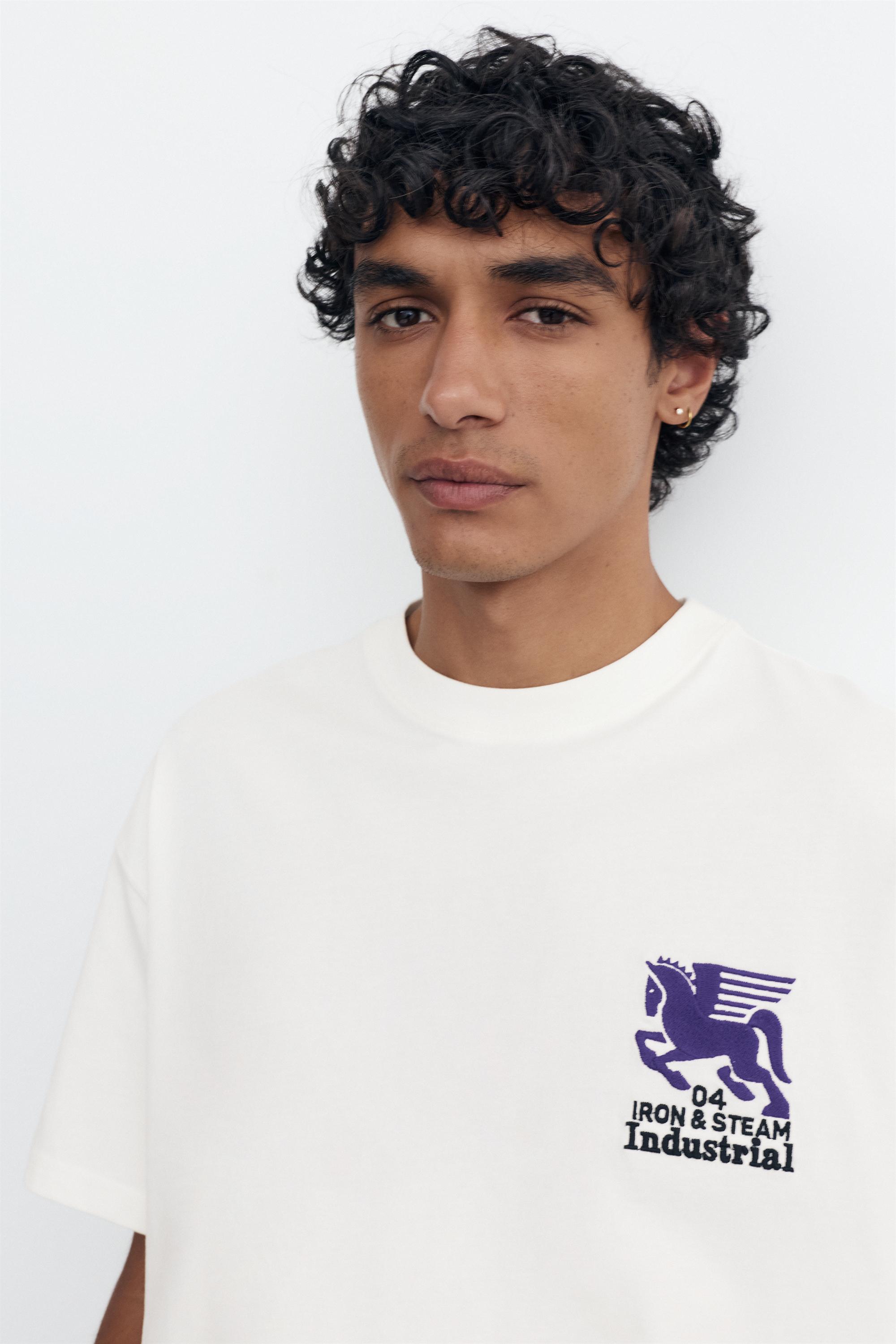 Boxy T-shirt with graphic embroidery — White