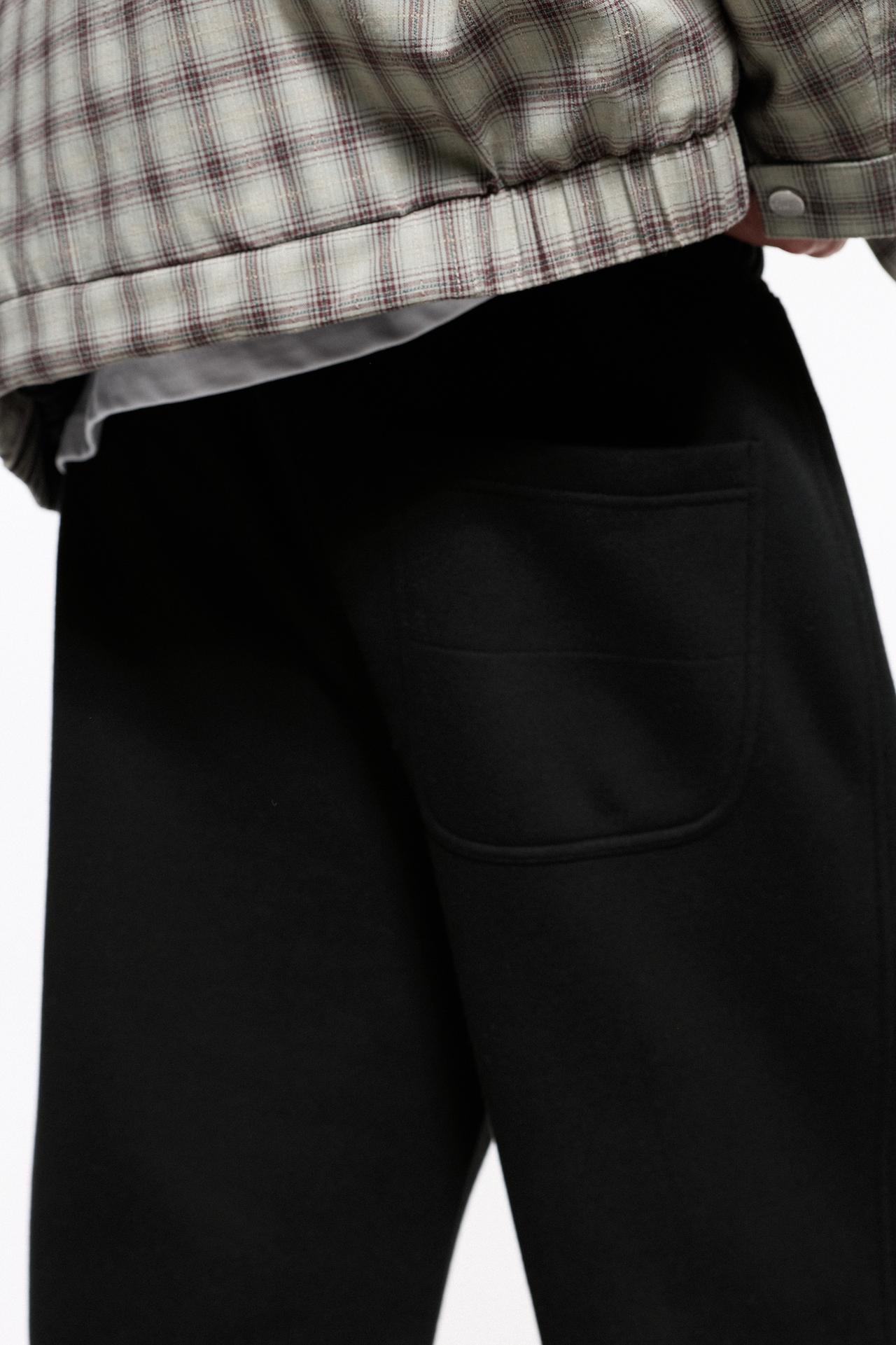 Basic baggy tracksuit bottoms — Black