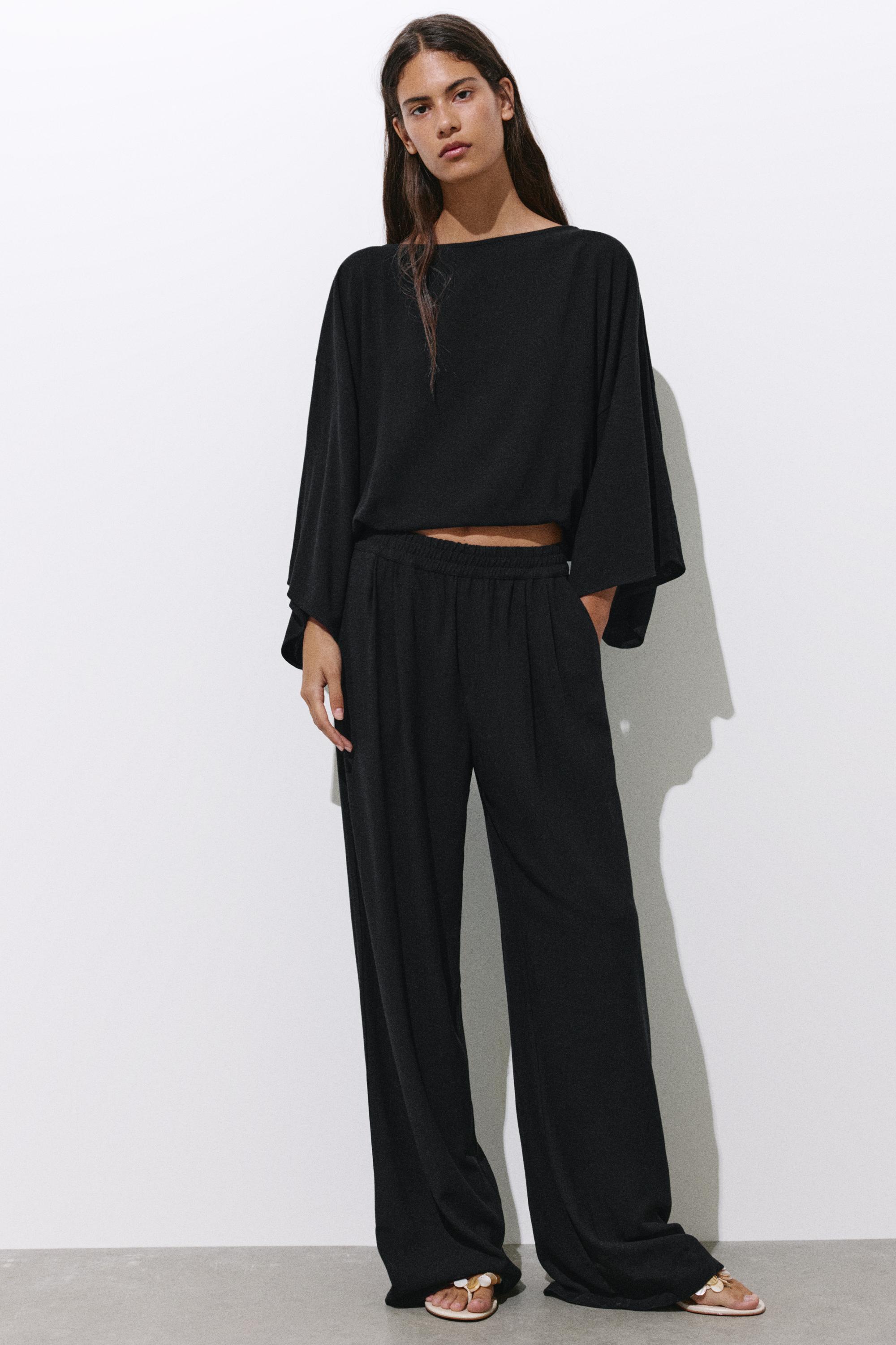 Cape blouse — Black