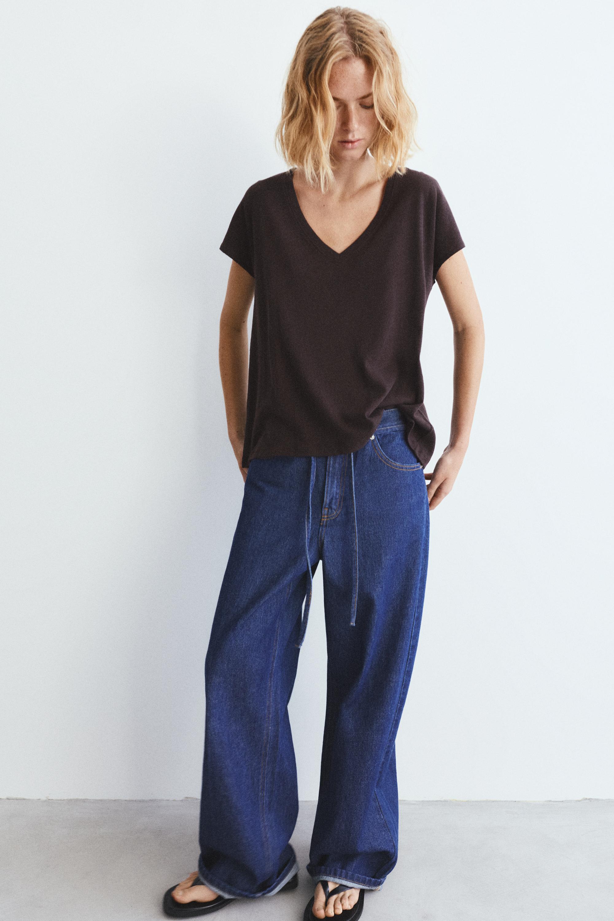 V-neck linen T-shirt — Dark brown