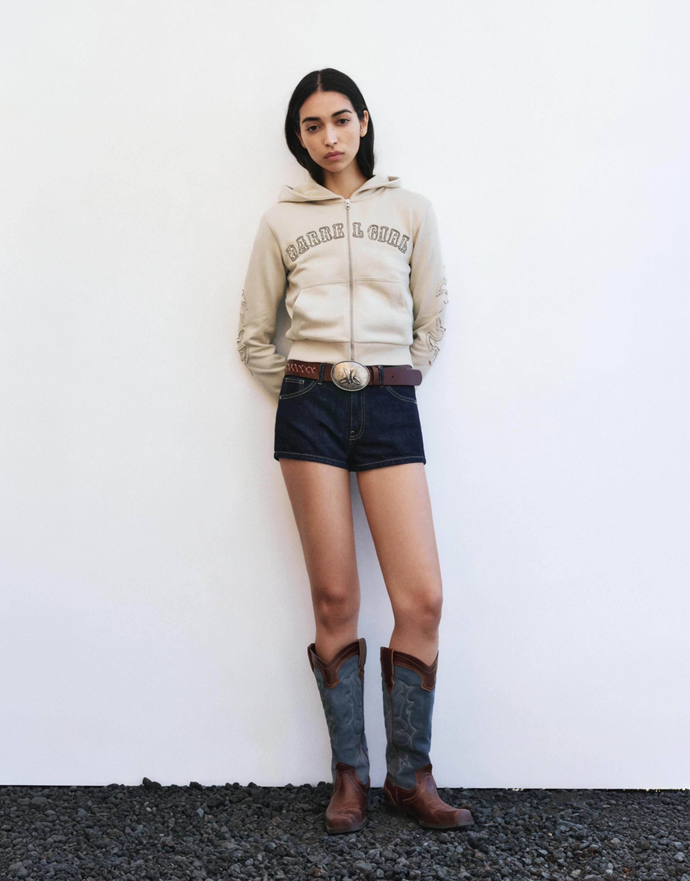 Montserrat Messeguer hoodie with zipper — Sand