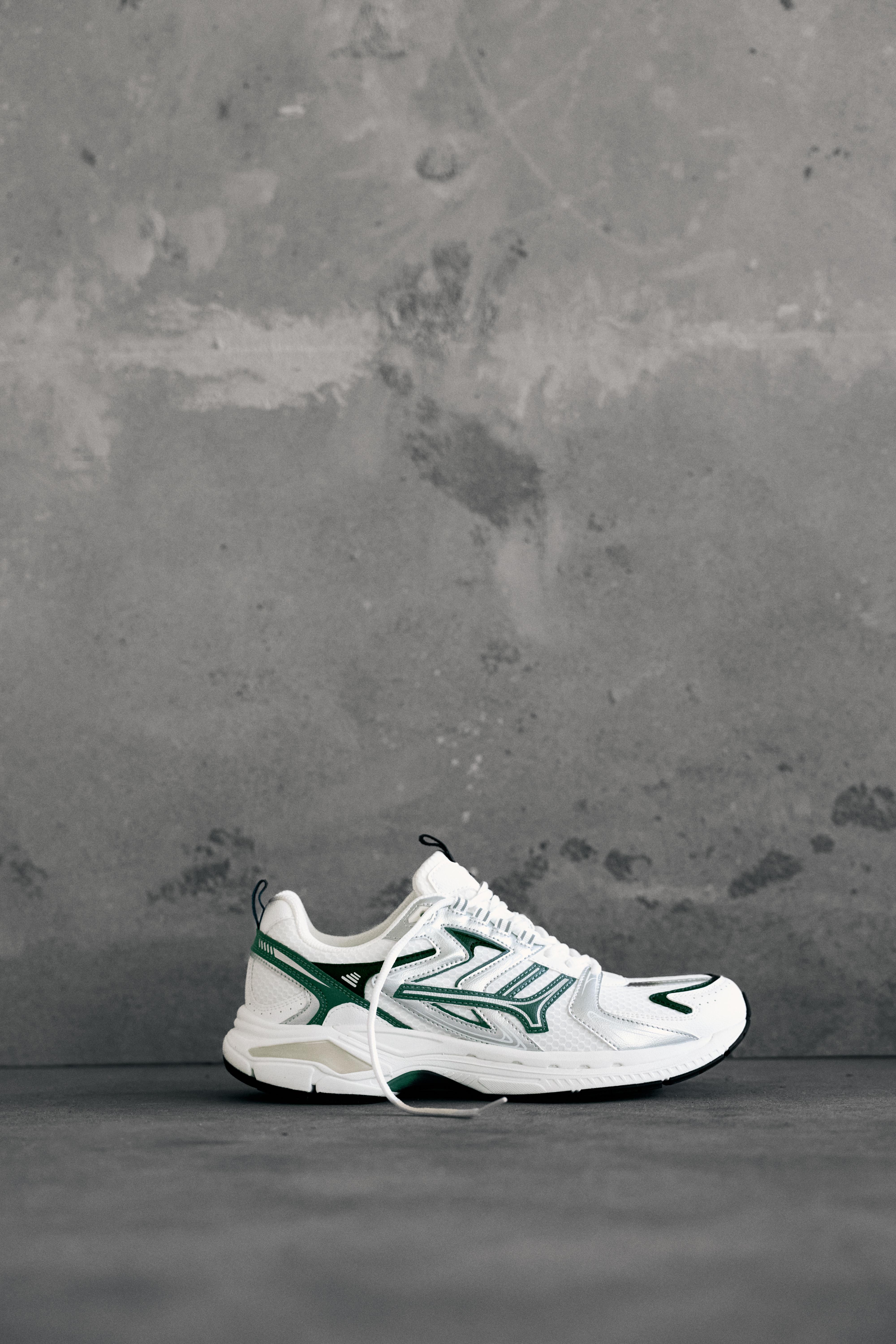 Often 02 trainers — White