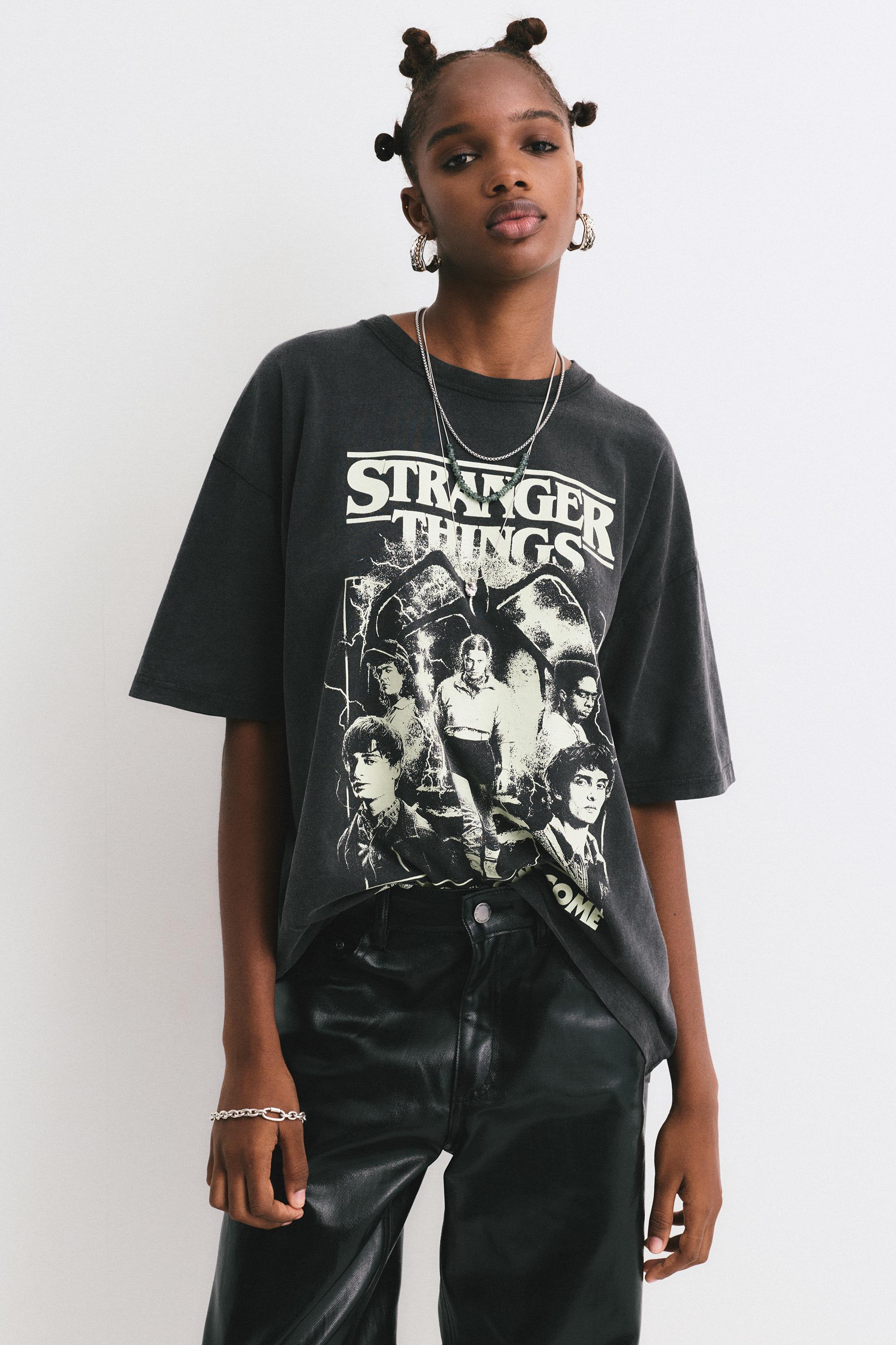 Luminescent Stranger Things T-shirt - Pull&Bear United States