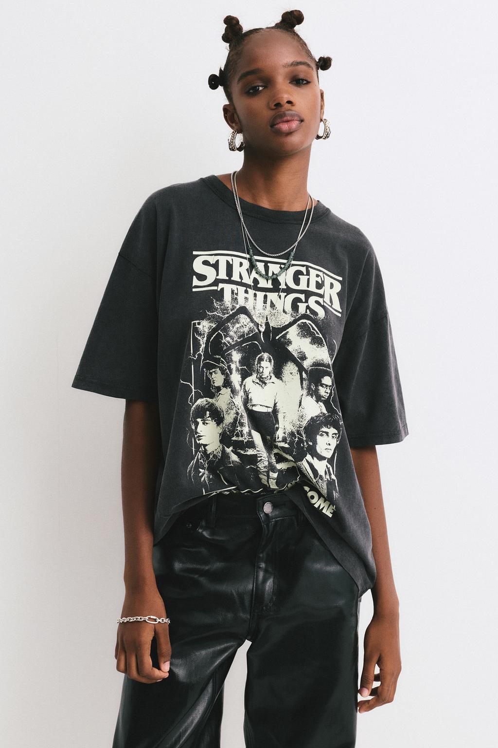 Camiseta Stranger Things luminiscente PULL&BEAR