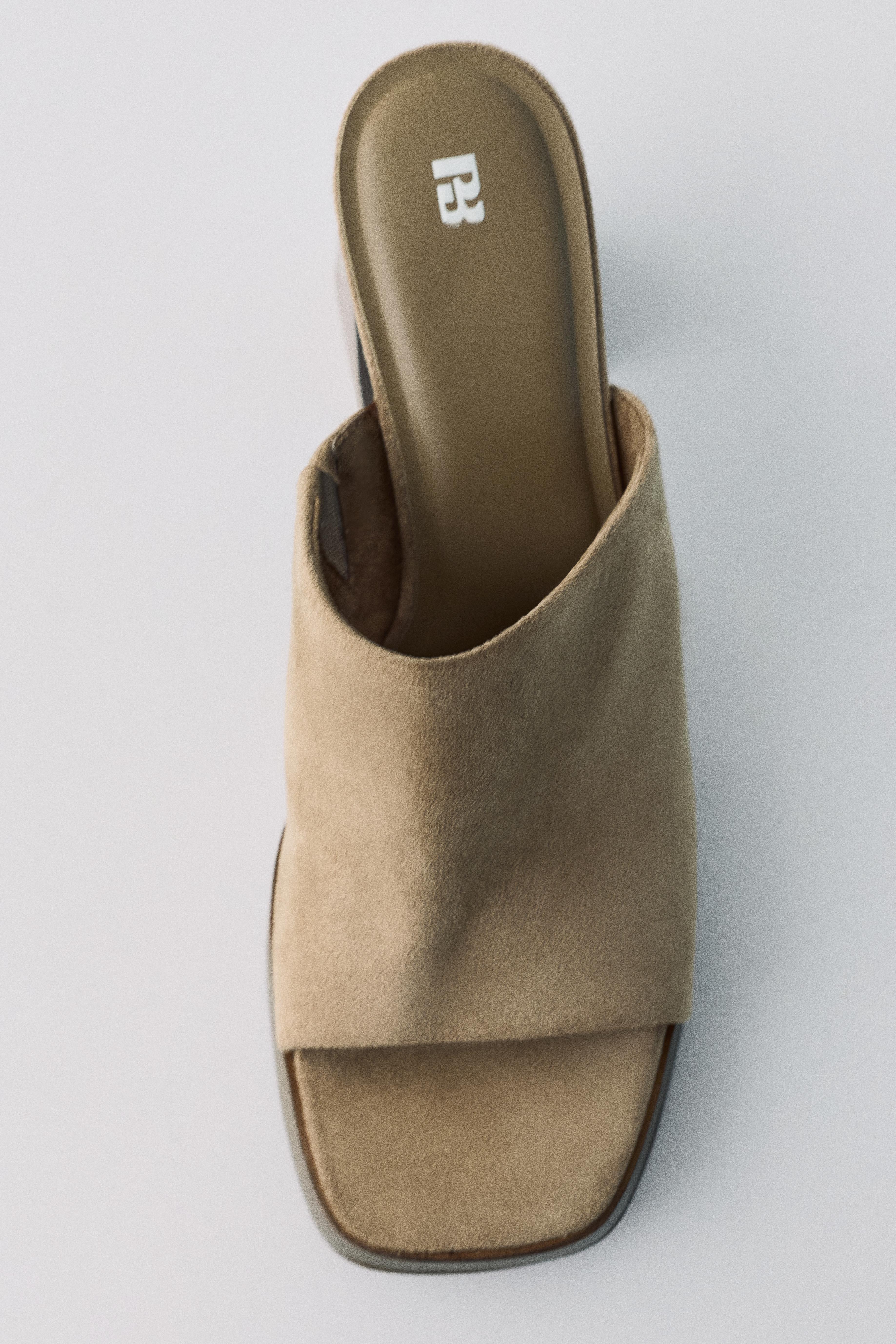Heeled clogs — Brown