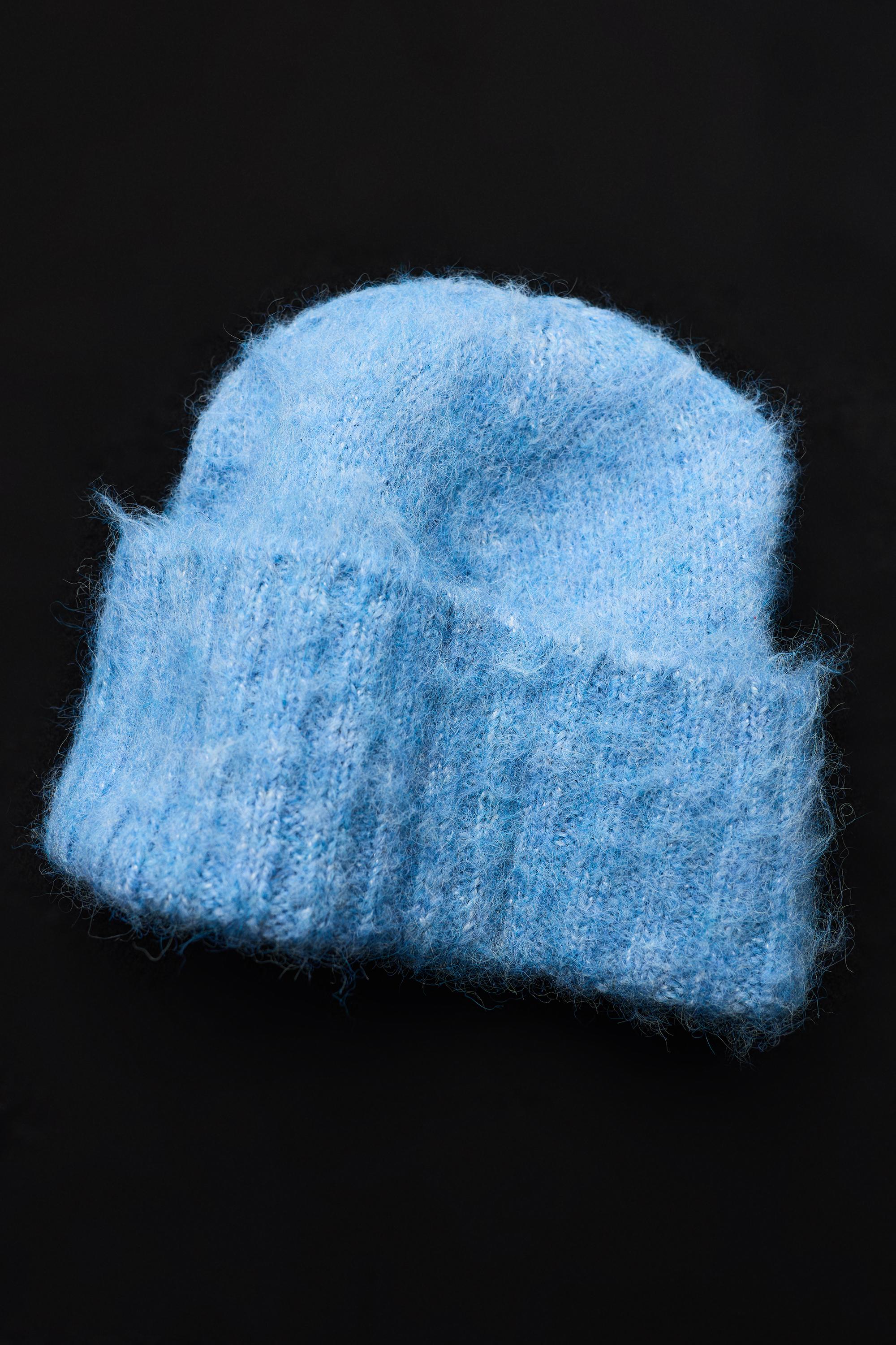 Short Knitted beanie — Pale blue