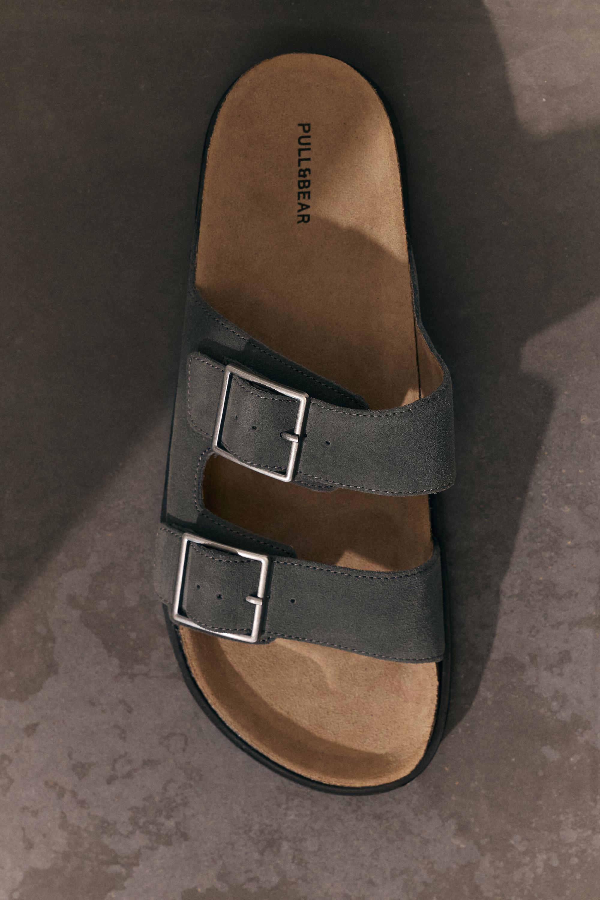 Leather buckle sandals — Grey