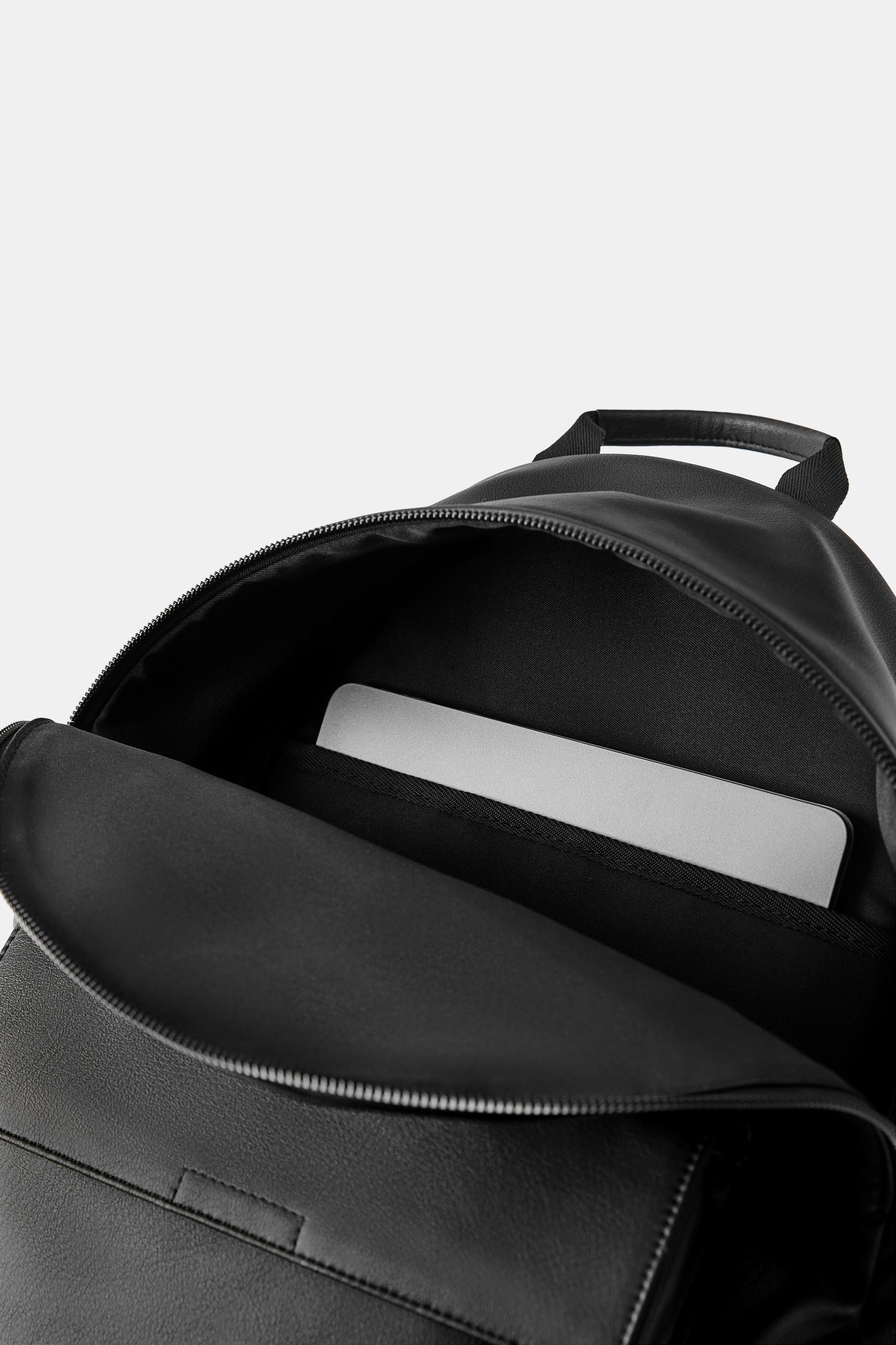 Casual flap backpack — Black