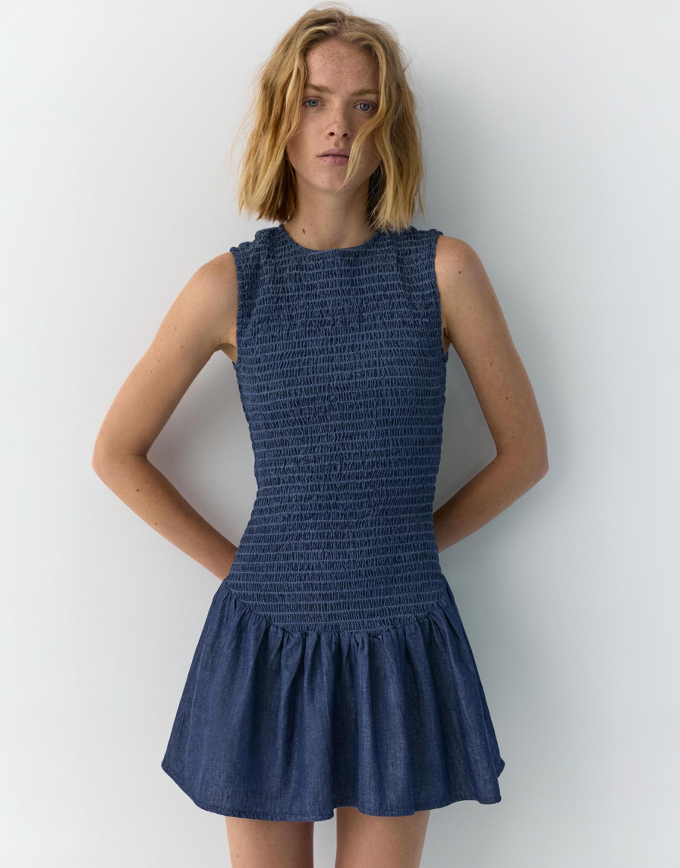 Short smocked denim dress — Dark blue