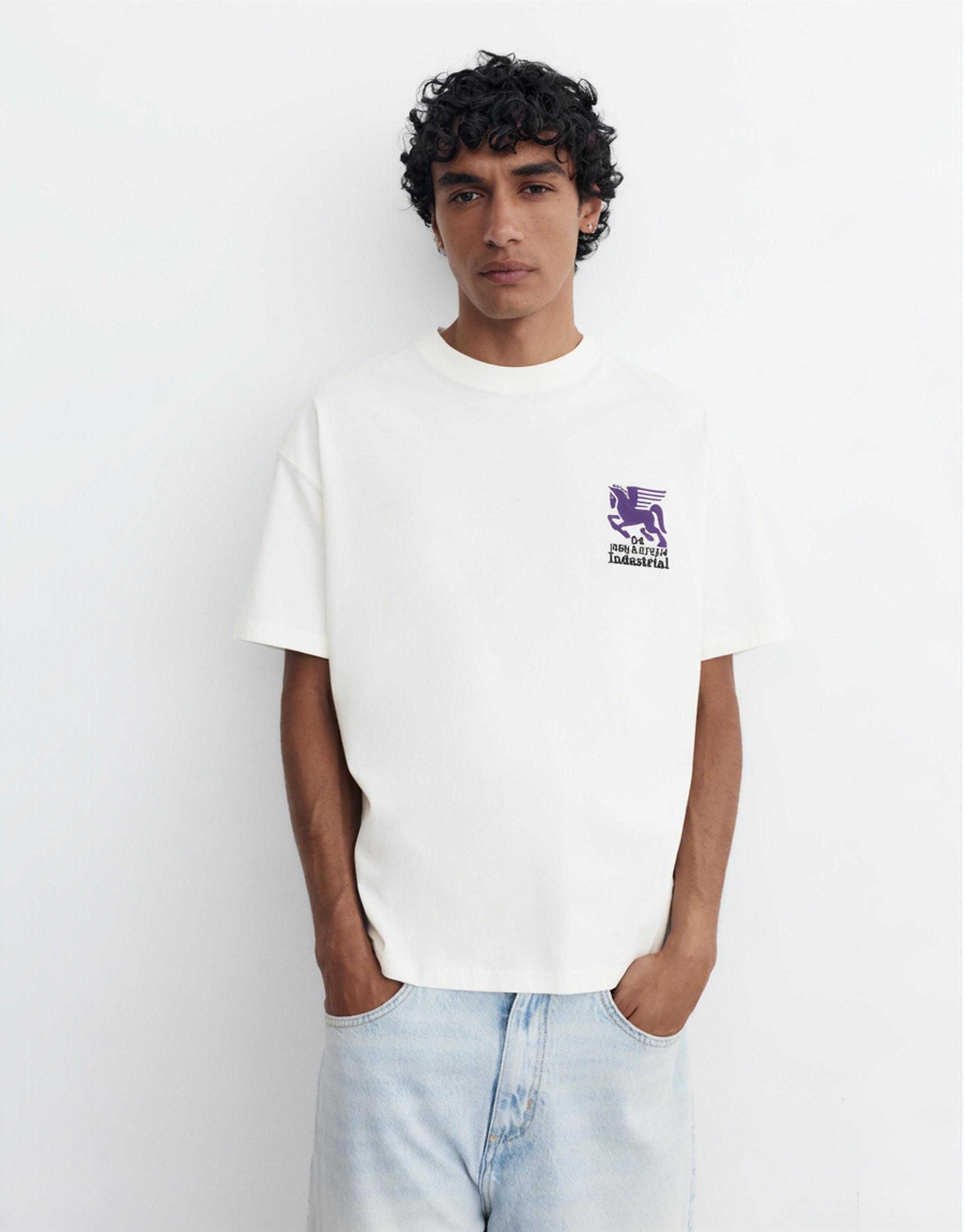 Boxy T-shirt with graphic embroidery — White