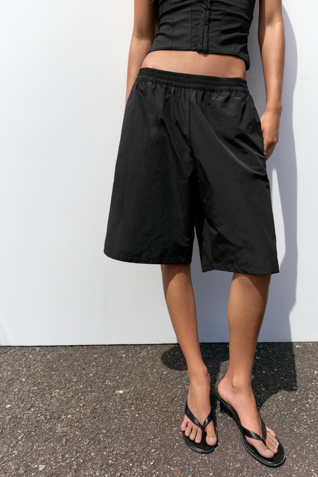 Black Bermuda shorts with elasticated waistband — Black