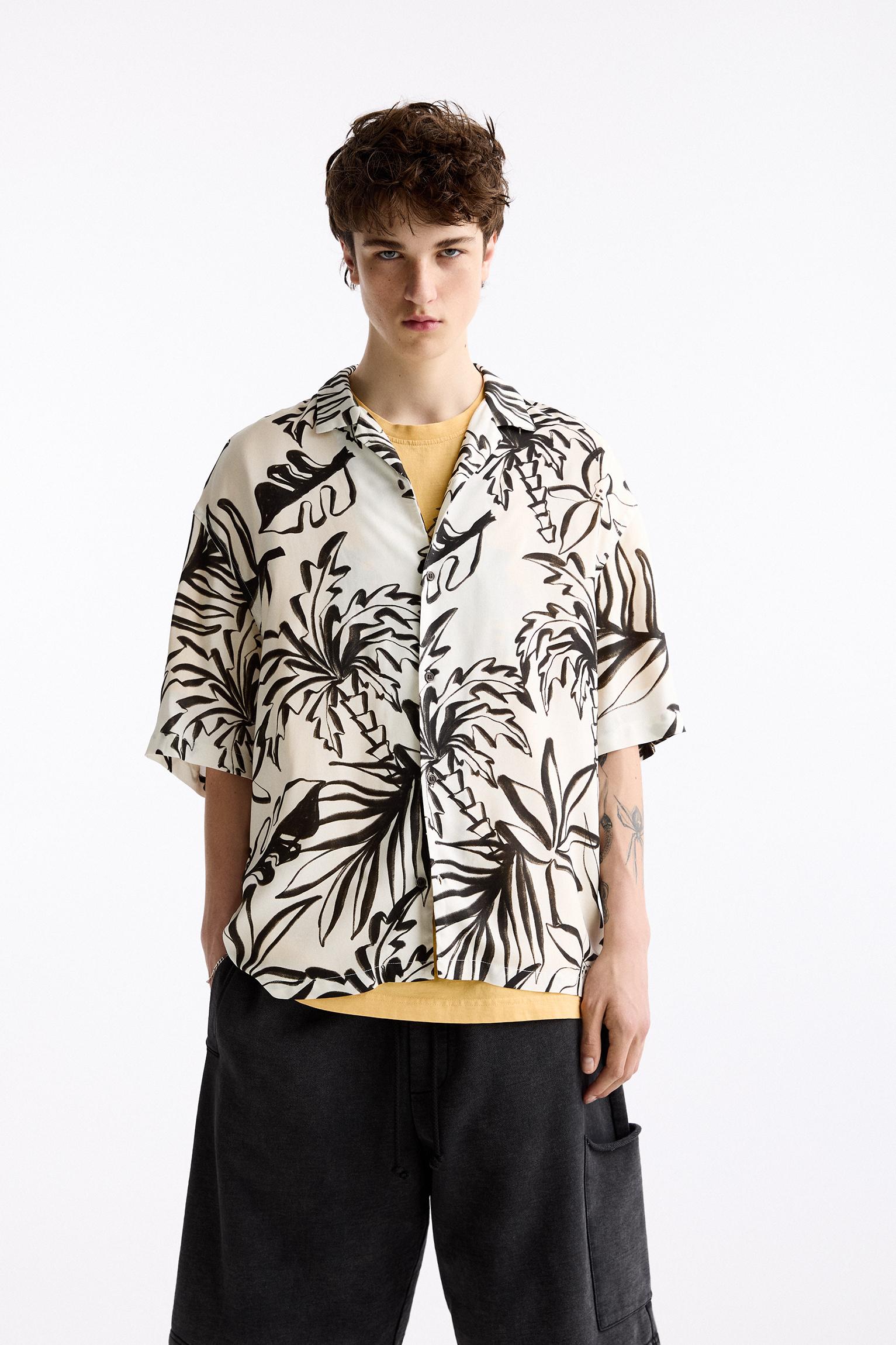 Shops camisa flores pull and bear