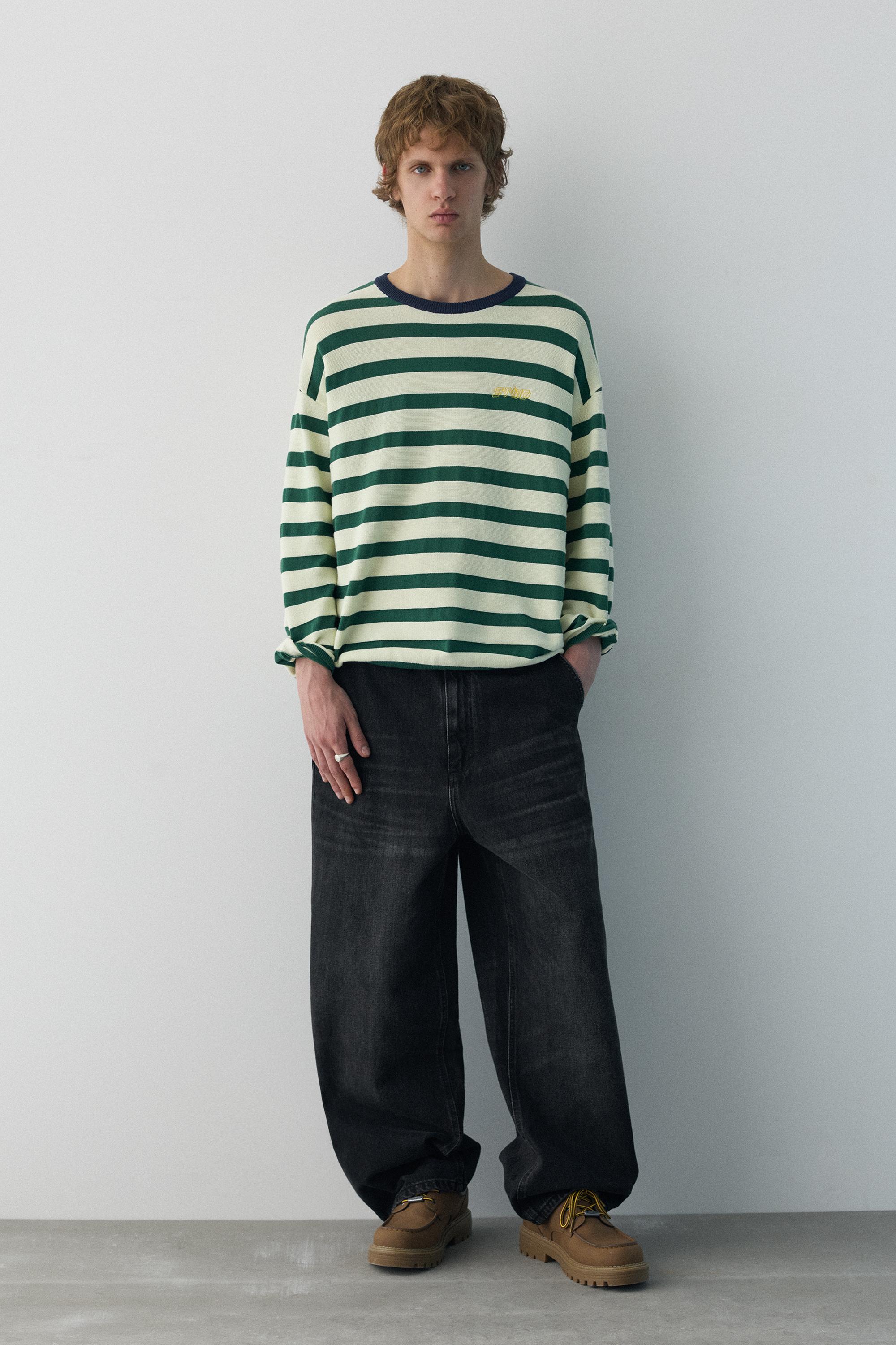 Embroidered skater jeans — Faded black