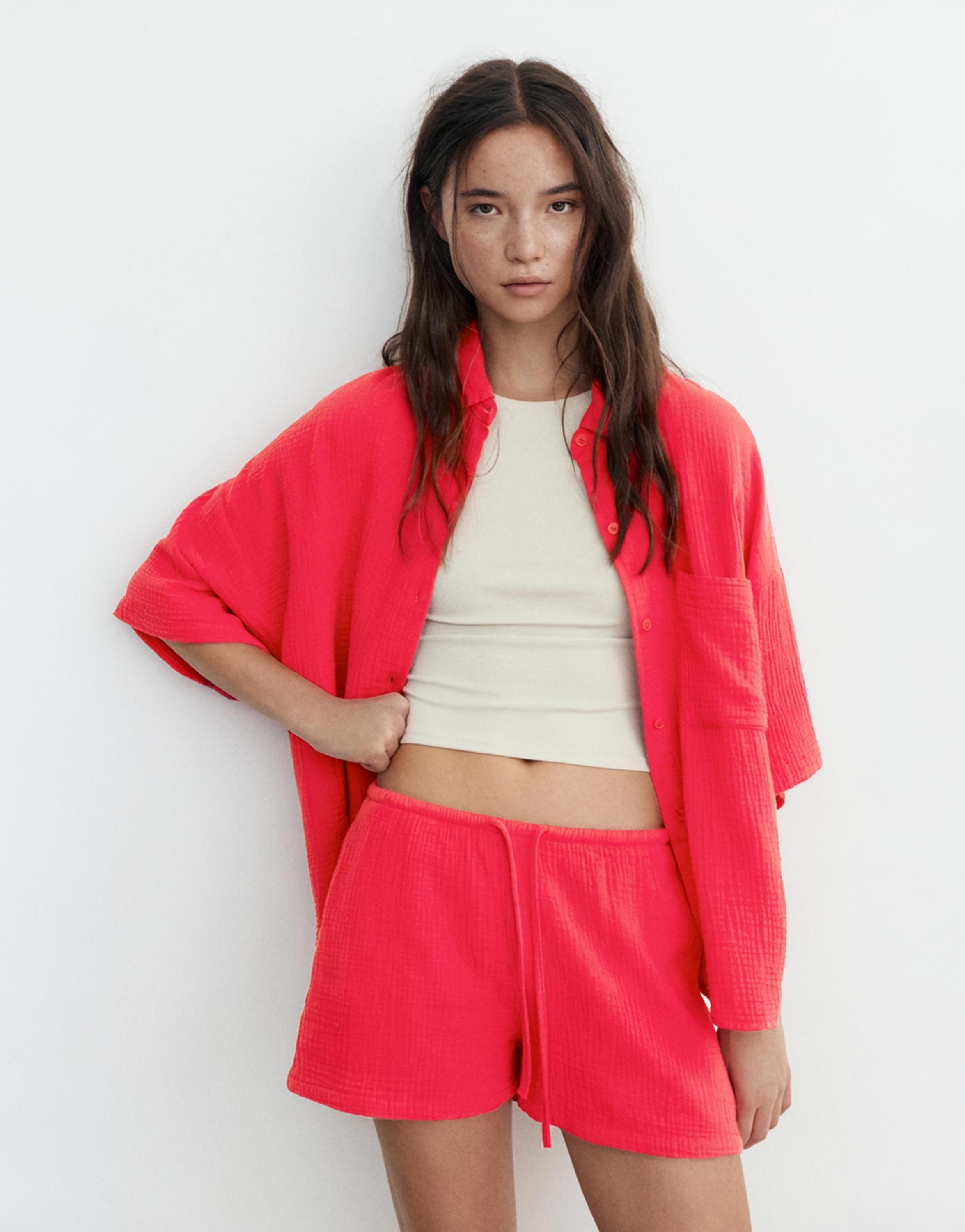 Crepe shorts — Red