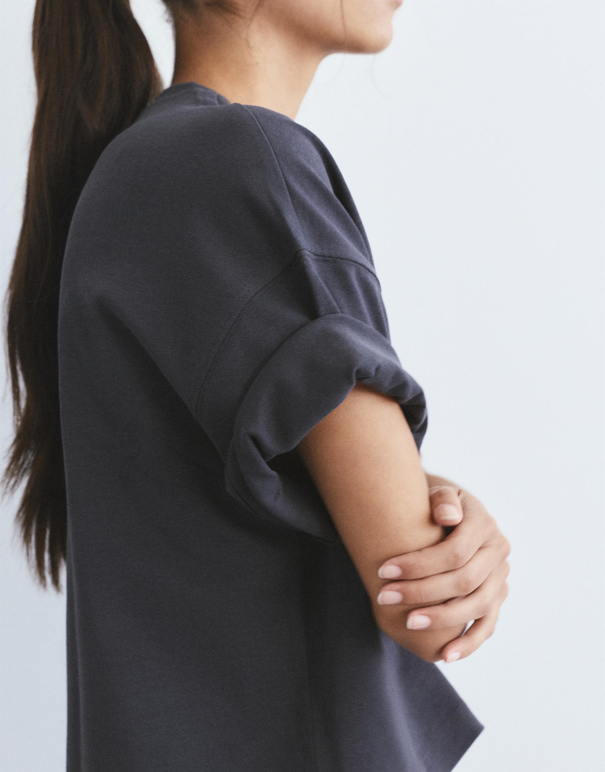 Kısa kollu kutu kesim t-shirt - Görsel 11