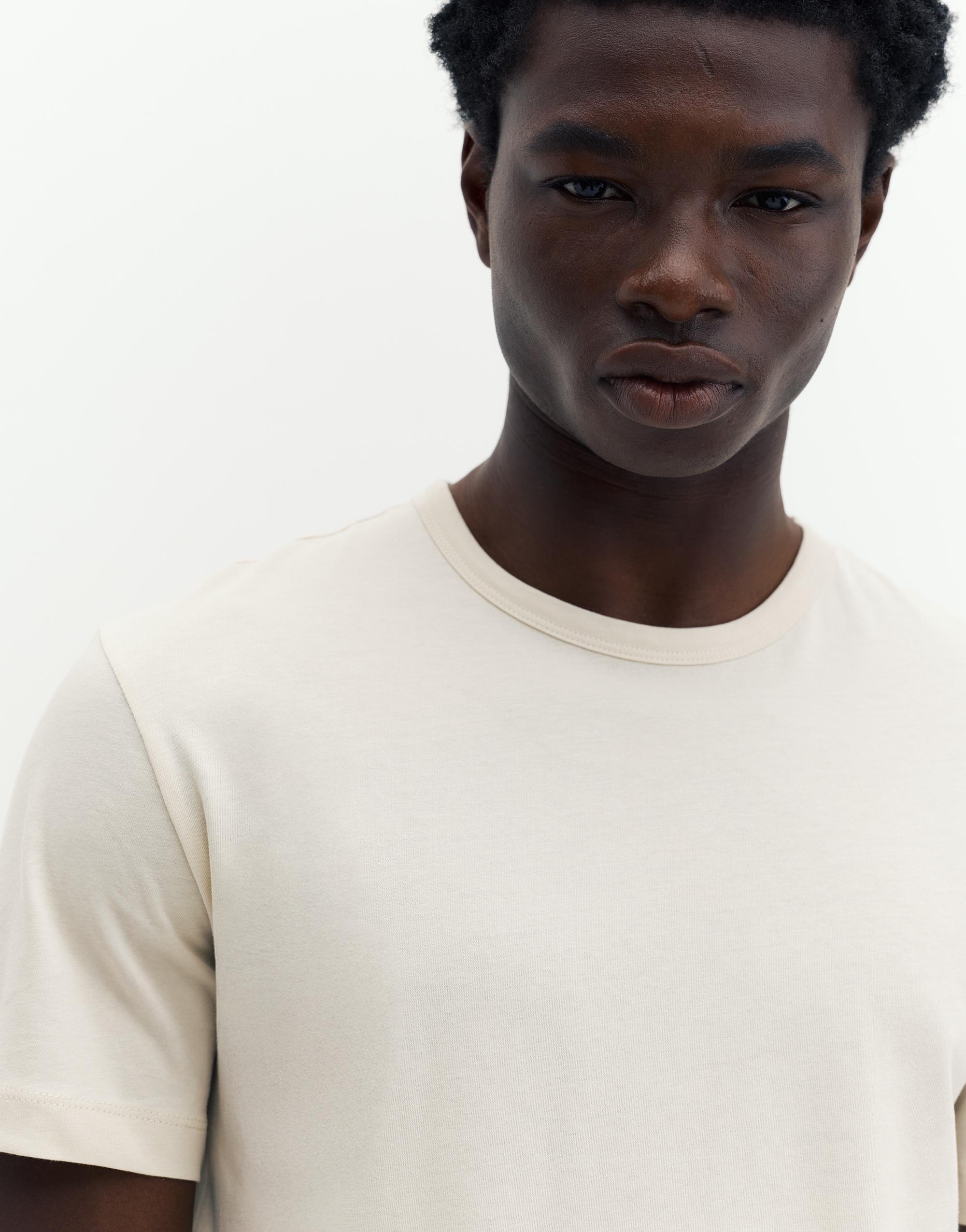 Slim fit basic T-shirt — Butter