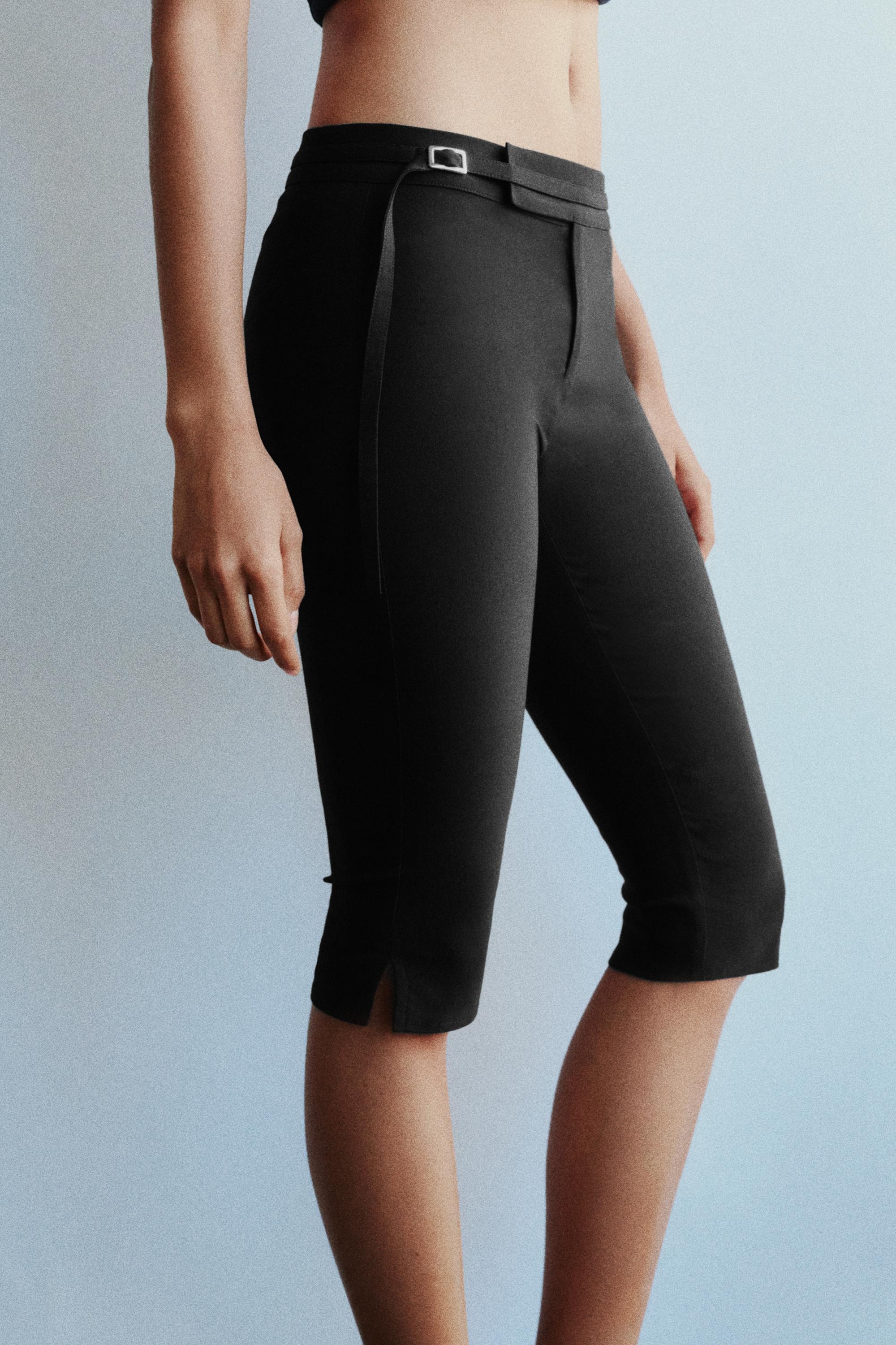 Belted capris — Black