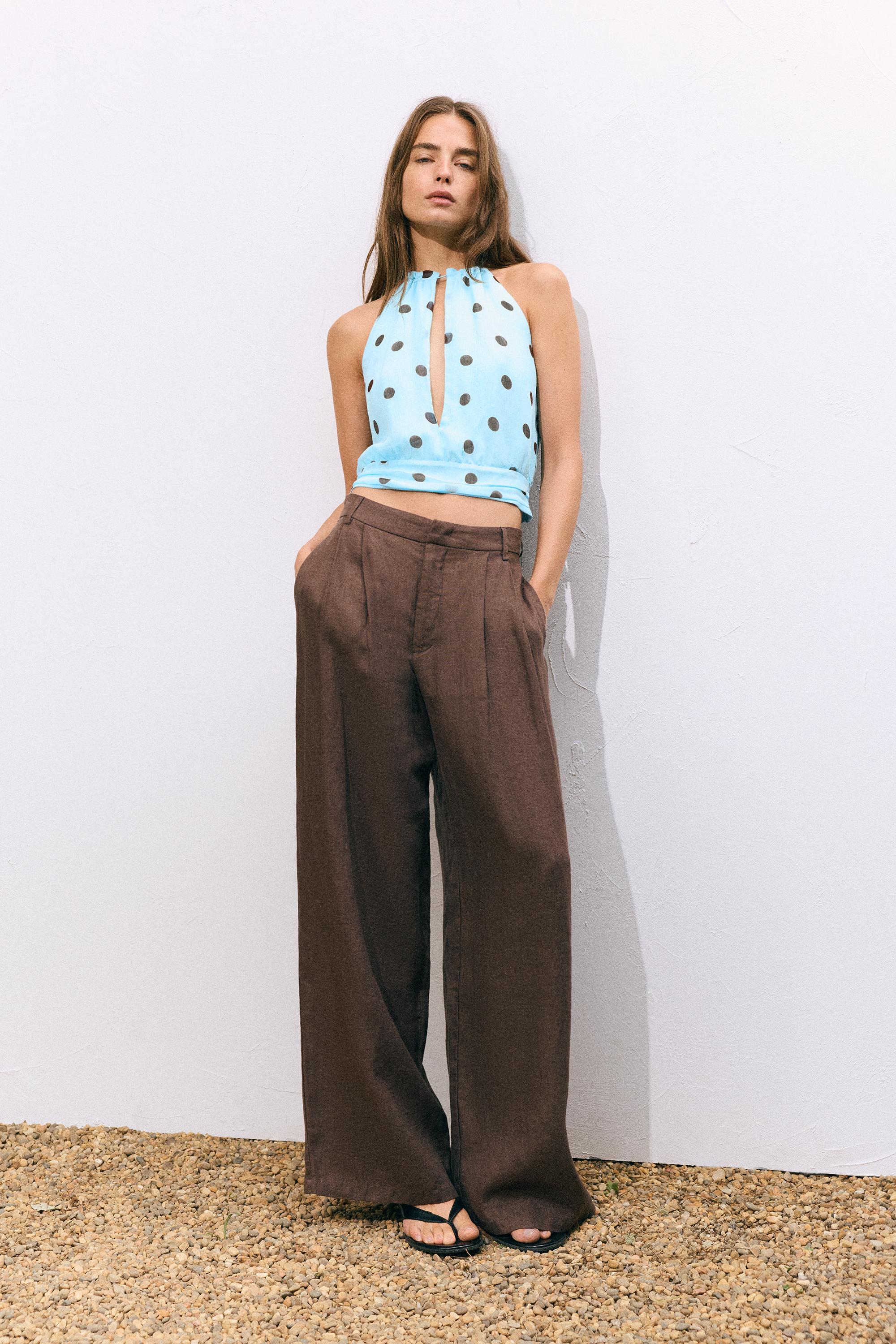 Polka dot halter top with cutout — Pale turquoise