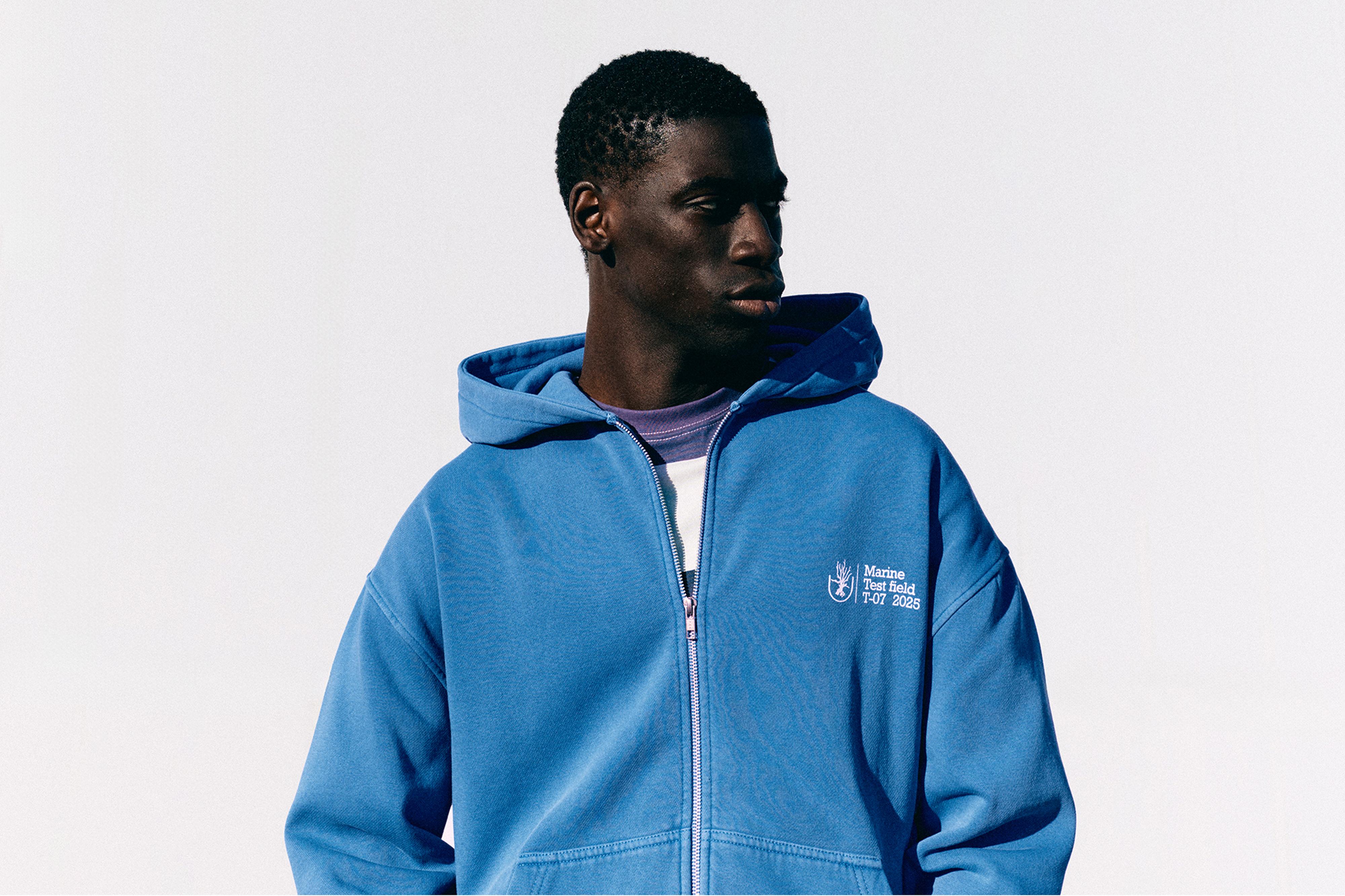 Fermuarlı mavi kapüşonlu sweatshirt - Görsel 20