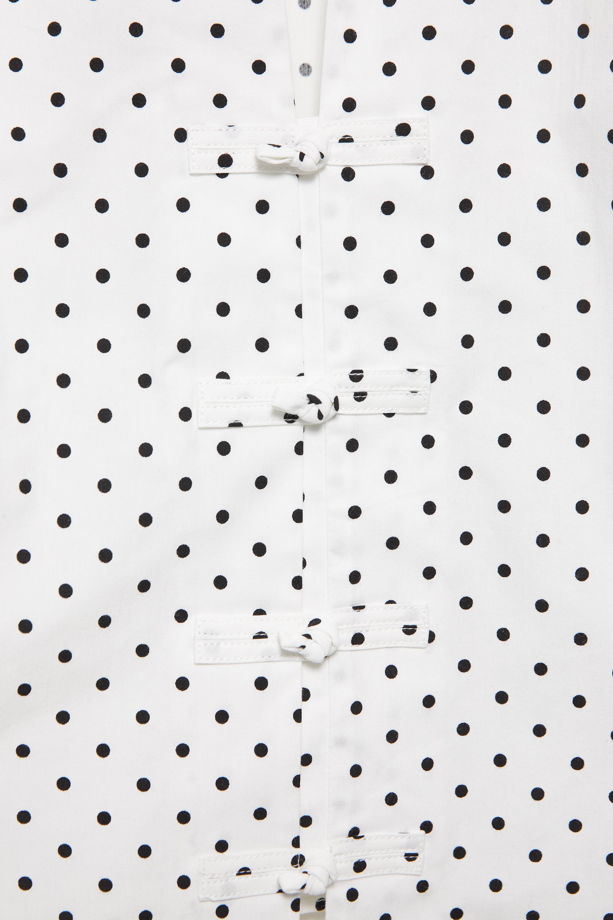 Short sleeve shirt with toggles — White/Black