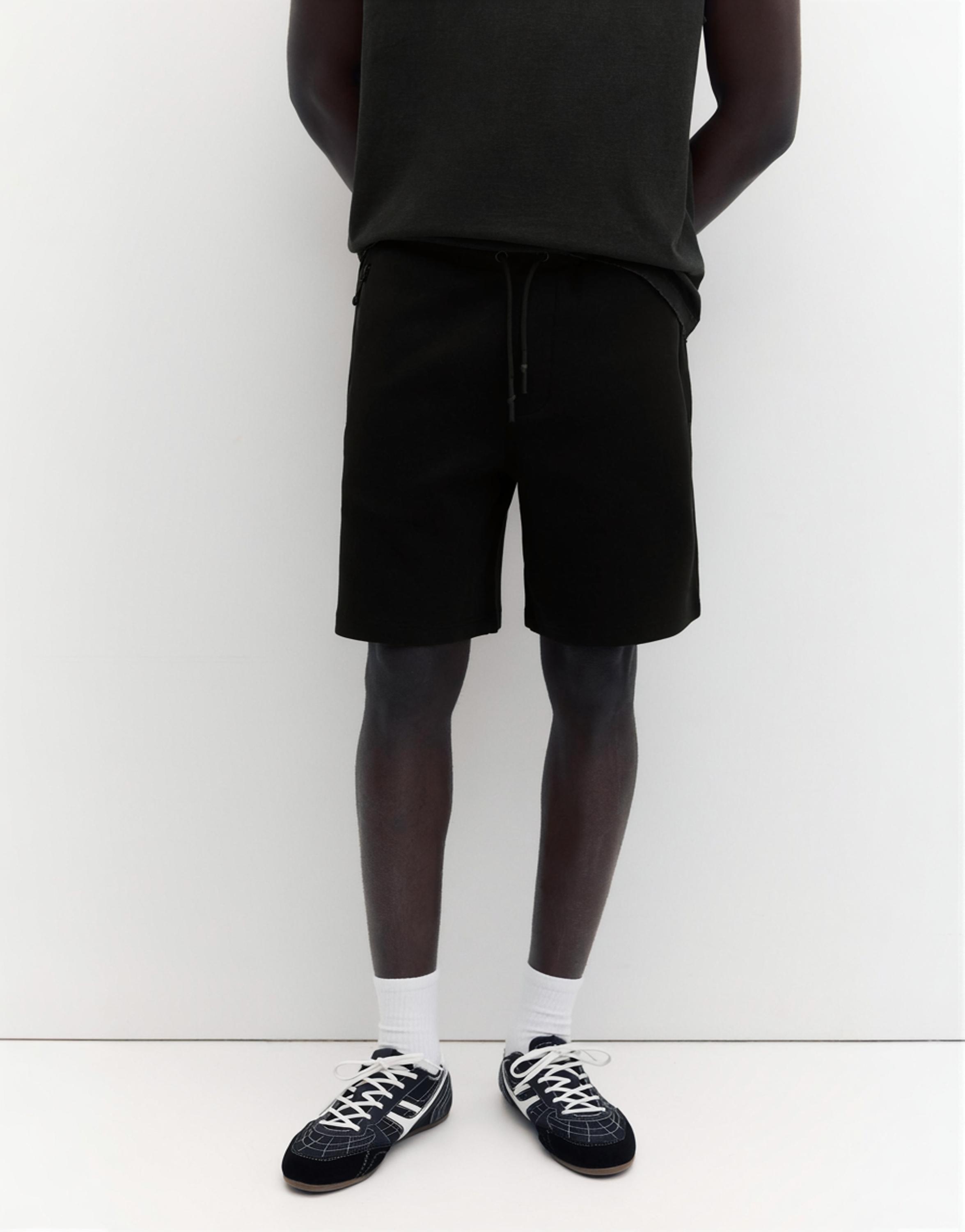 Regular fit jogger Bermuda shorts — Black