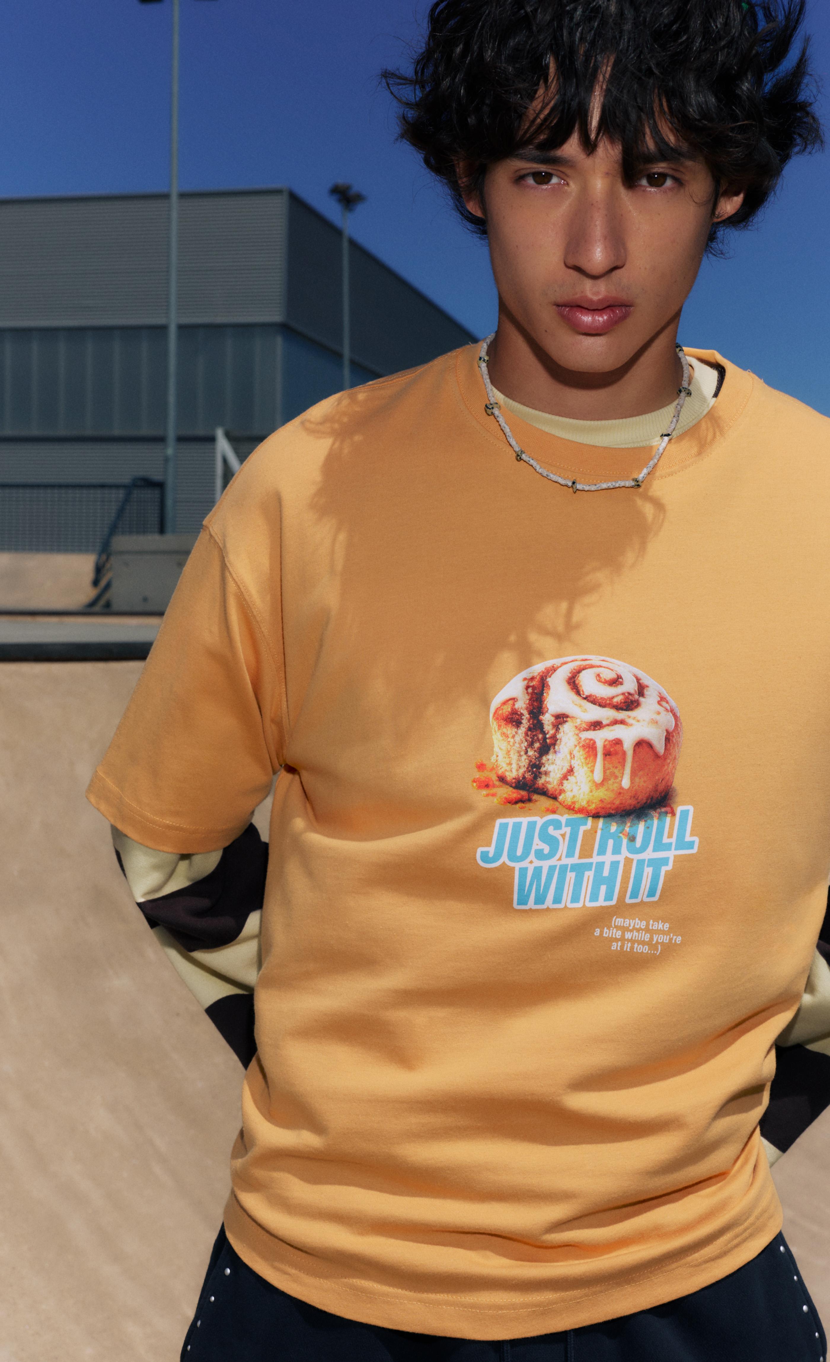 STWD cinnamon roll graphic T-shirt — Orange