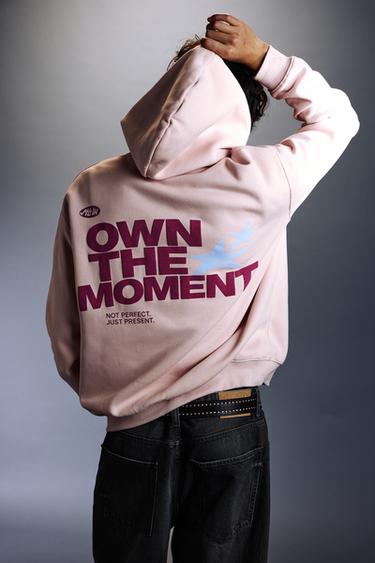Graphic sweatshirt with hood — Pink 1