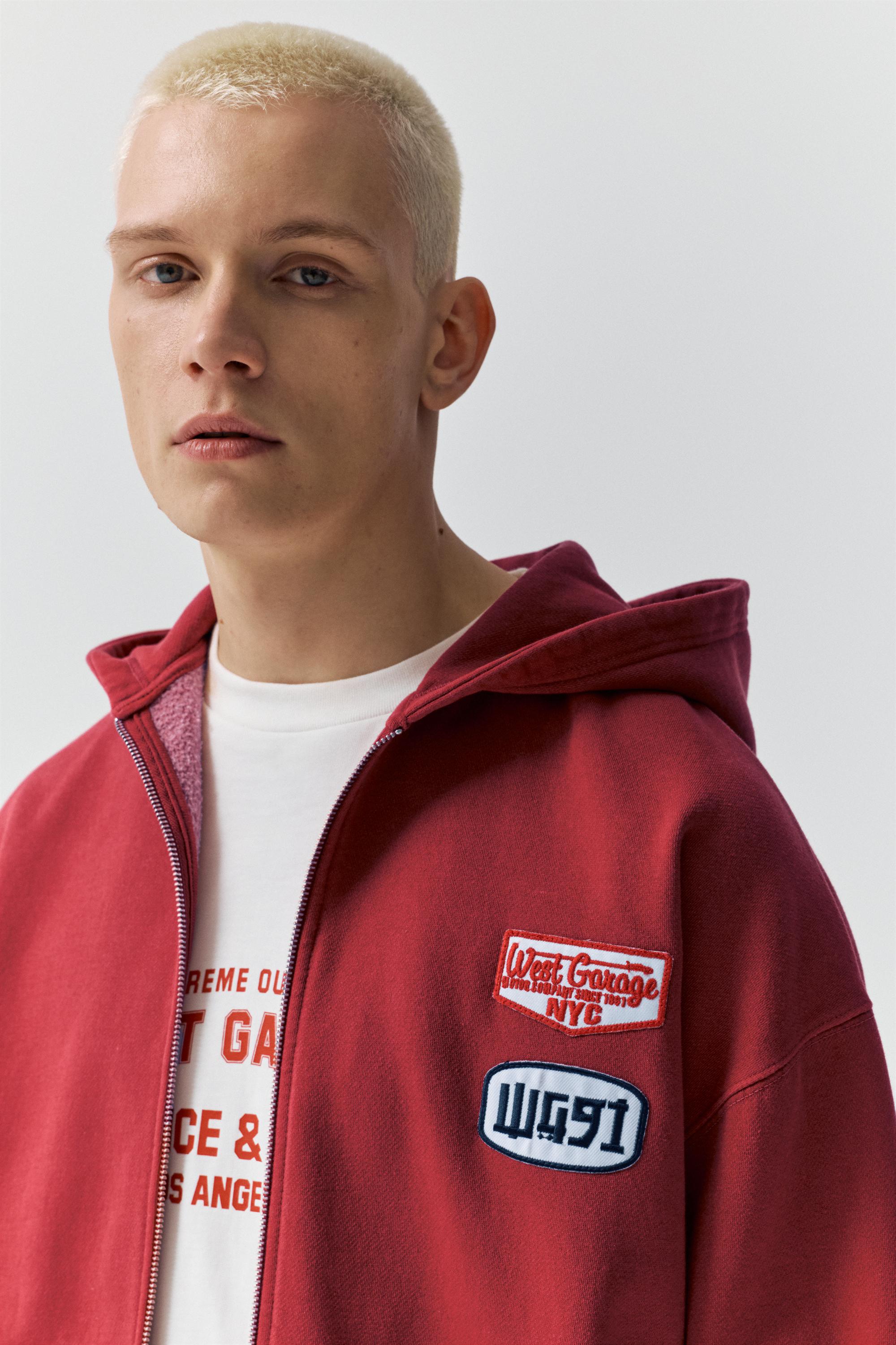 Fermuarlı yamalı kapüşonlu sweatshirt - Görsel 18
