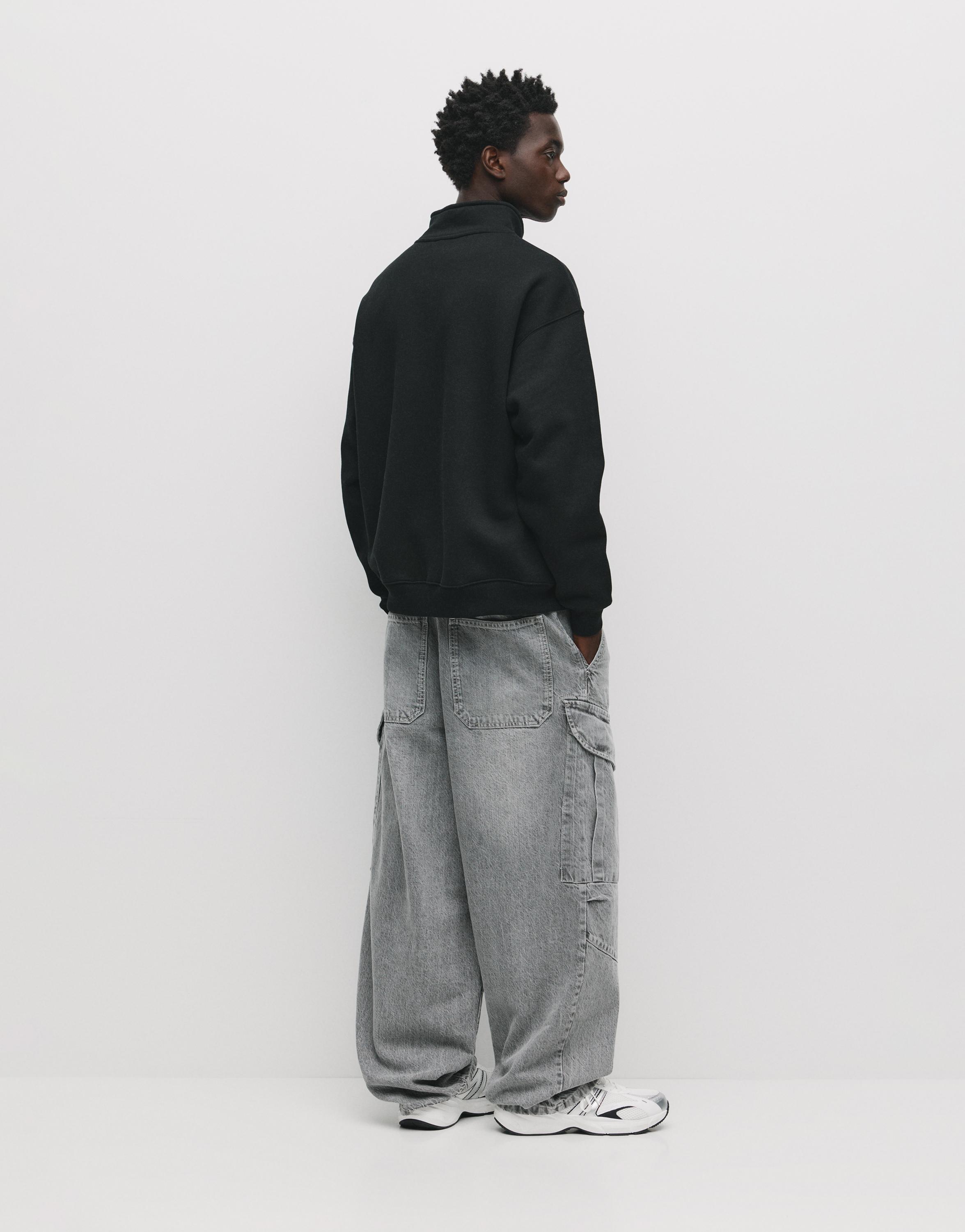 Basic quarter-zip sweatshirt — Black