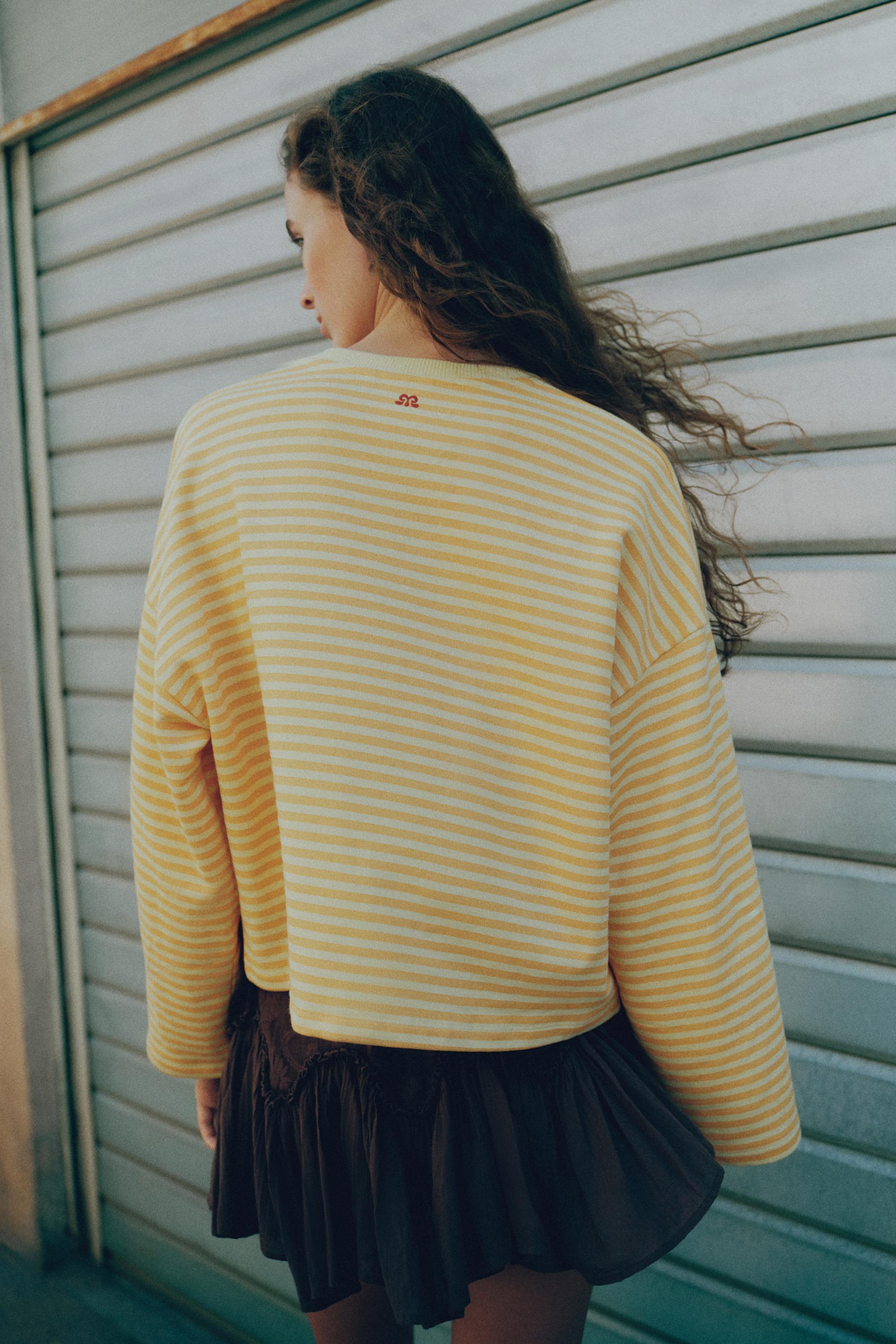 Oversized graphic striped sweatshirt — Yellow