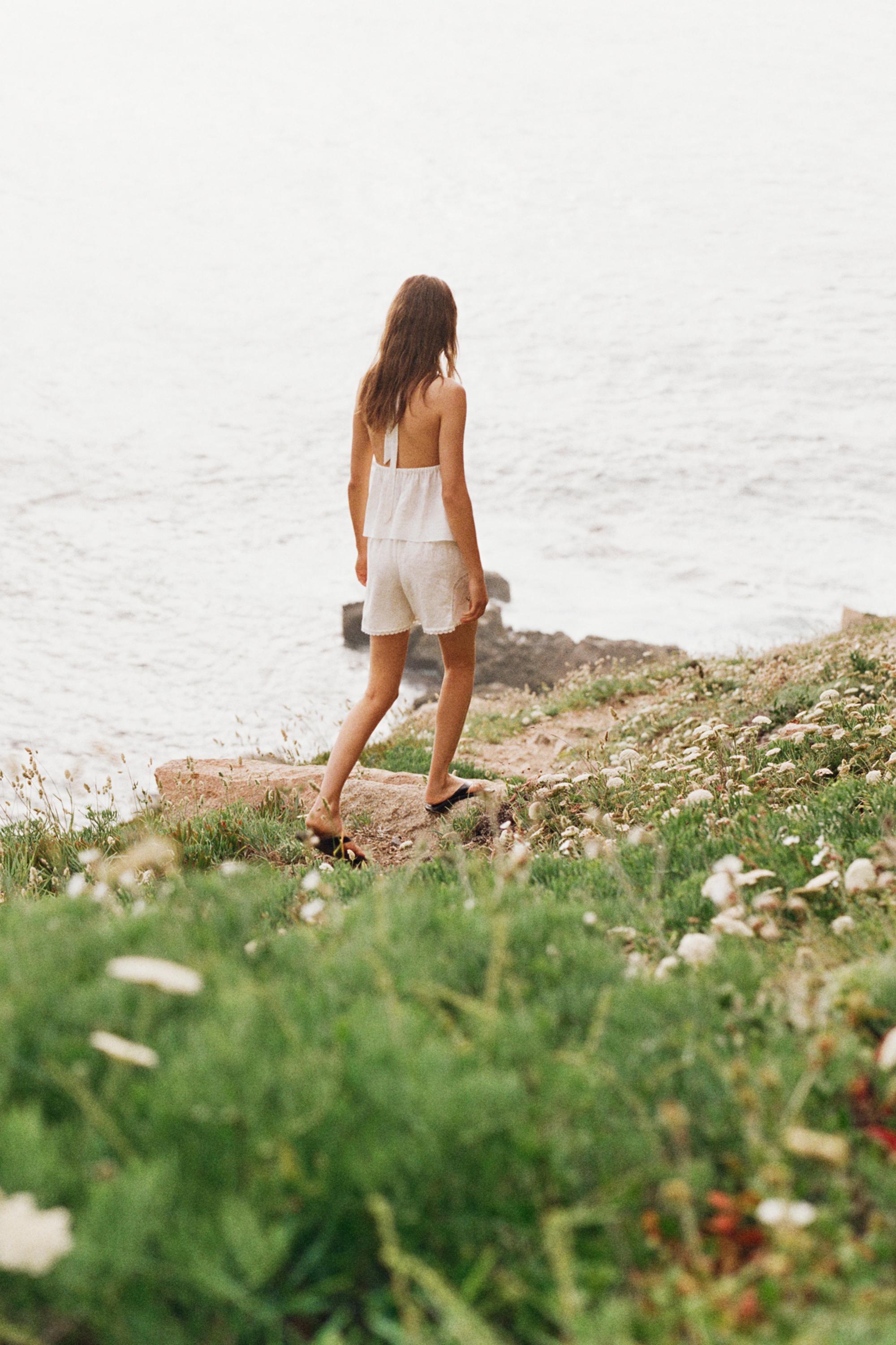 Encaixe de Camariñas x Pull&Bear 100% linen halter top — Off white
