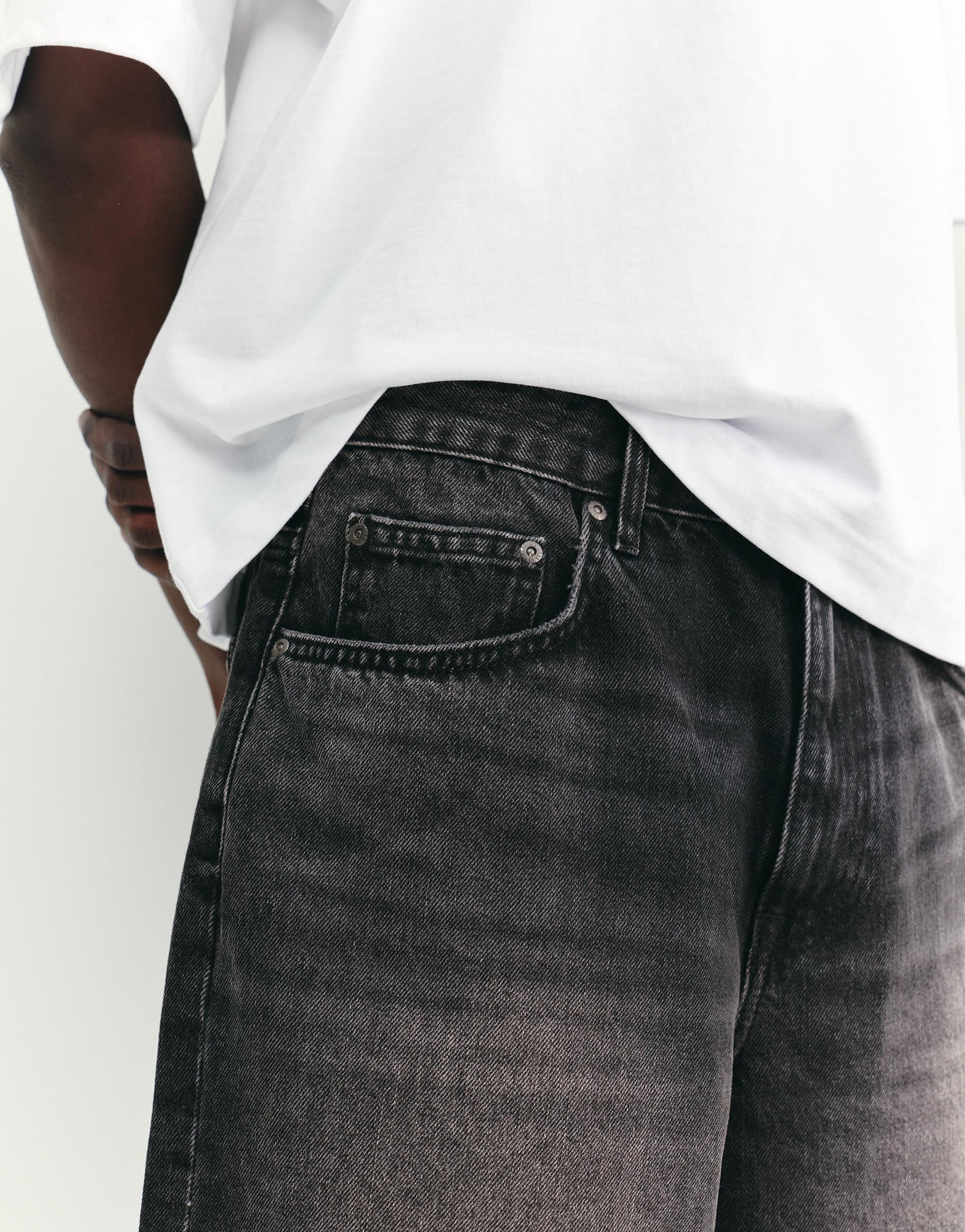 Frayed hem skater Bermuda shorts — Faded black