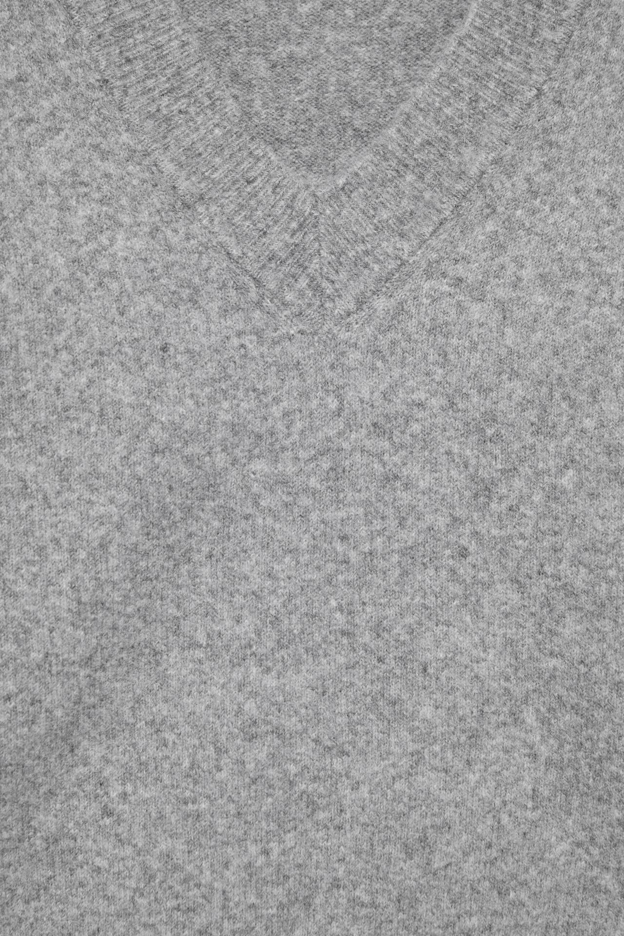 Boxy V-neck jumper — Grey marl