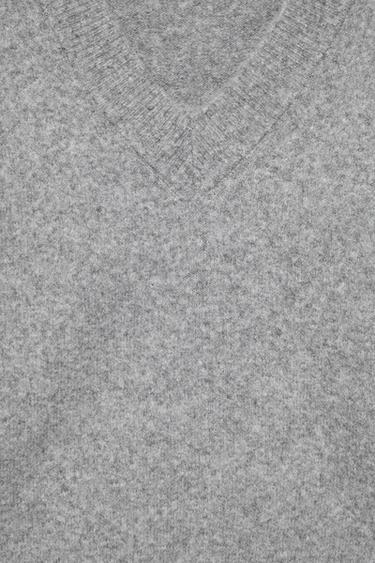 Boxy V-neck jumper — Grey marl 7
